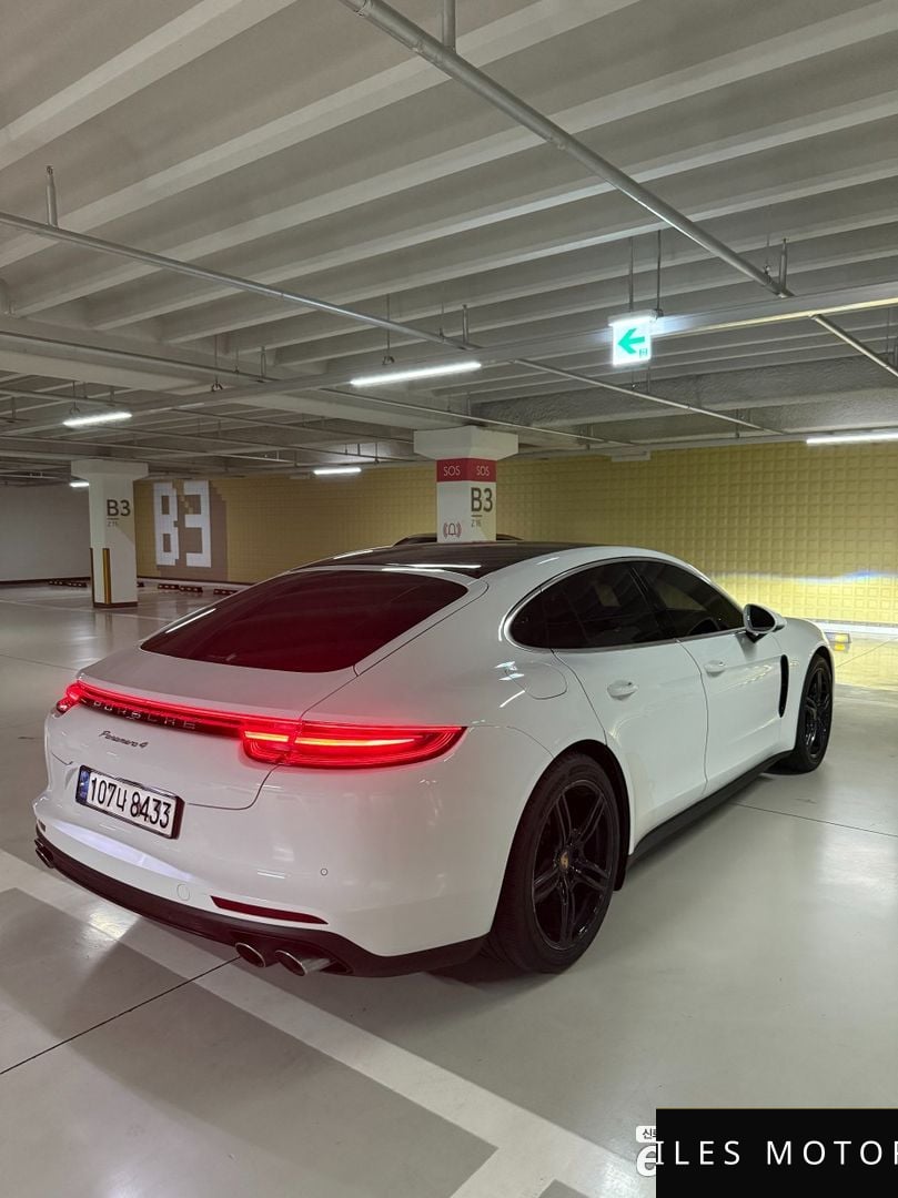 Porsche Panamera 2018 — миниатюра 12