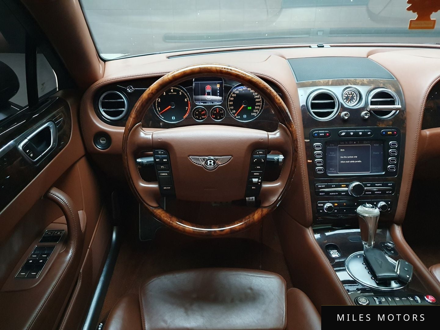 Bentley Flying Spur 2008 — миниатюра 11