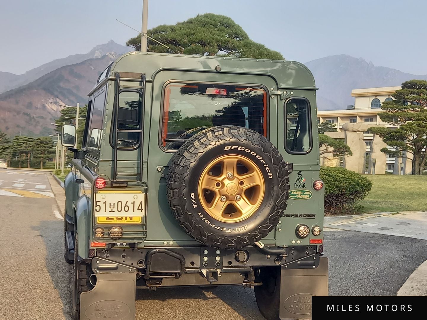 Land Rover Defender 2010 — миниатюра 2