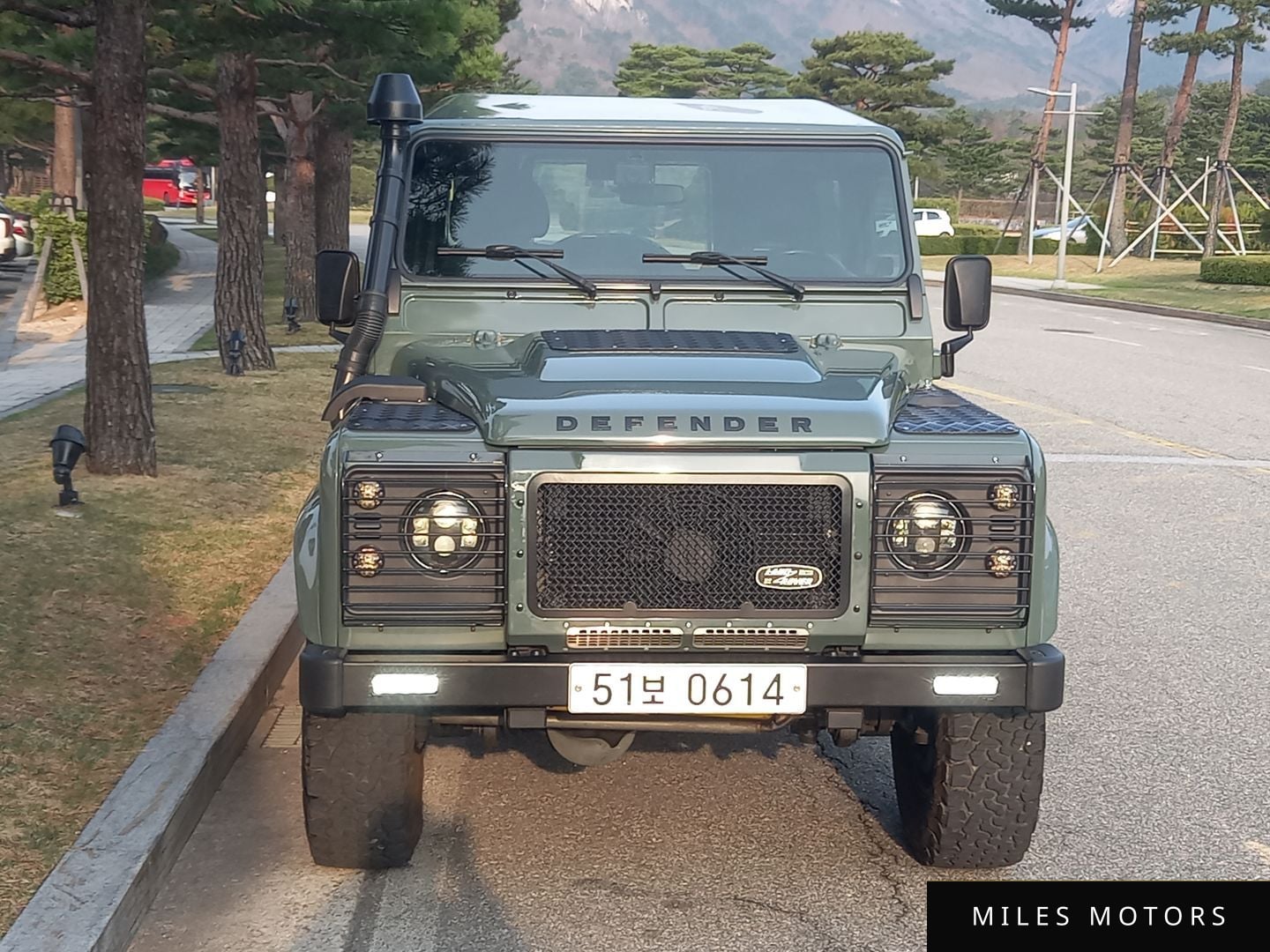 Land Rover Defender 2010 — миниатюра 3
