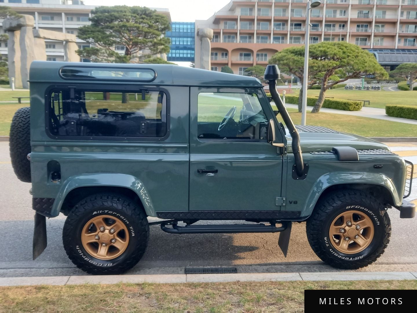 Land Rover Defender 2010 — миниатюра 6