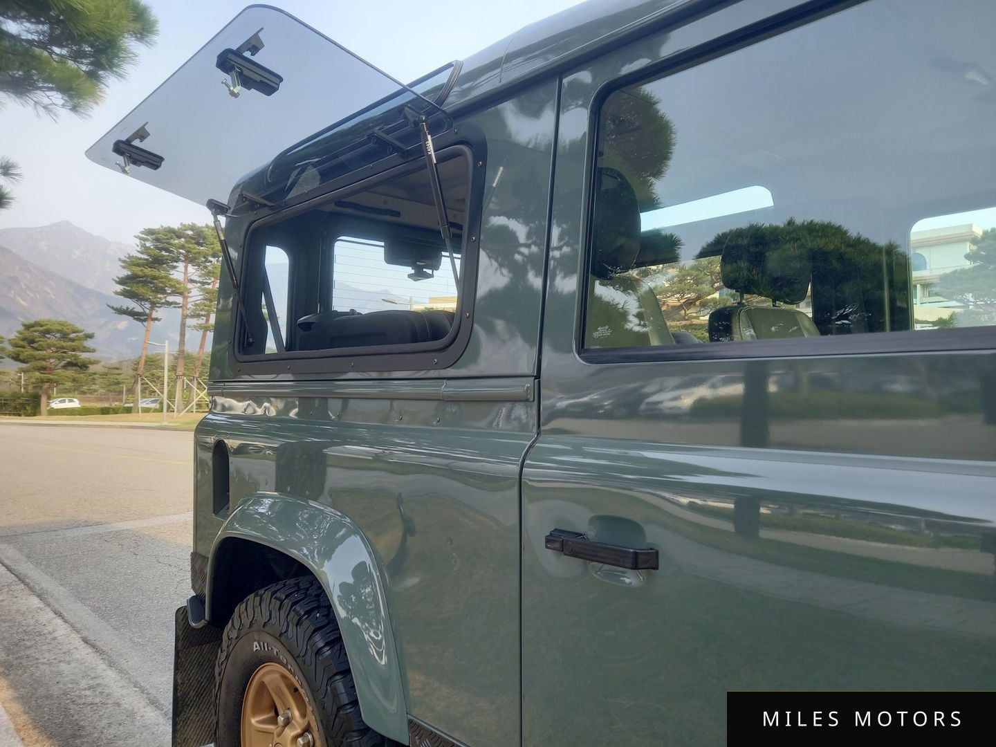 Land Rover Defender 2010 — миниатюра 7