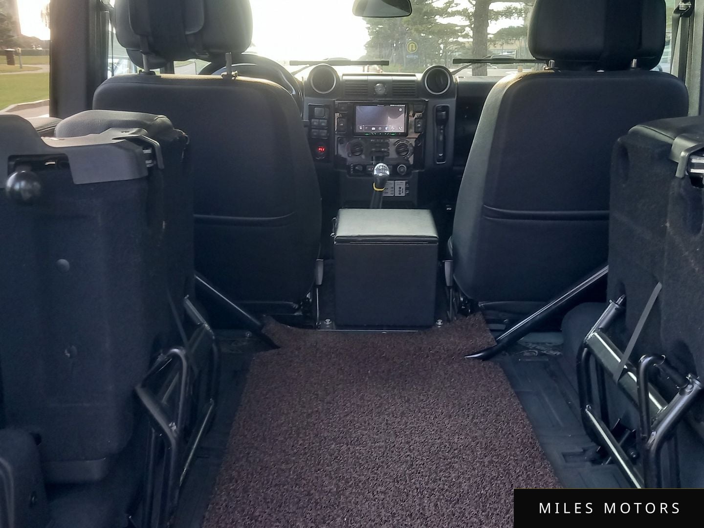 Land Rover Defender 2010 — миниатюра 12