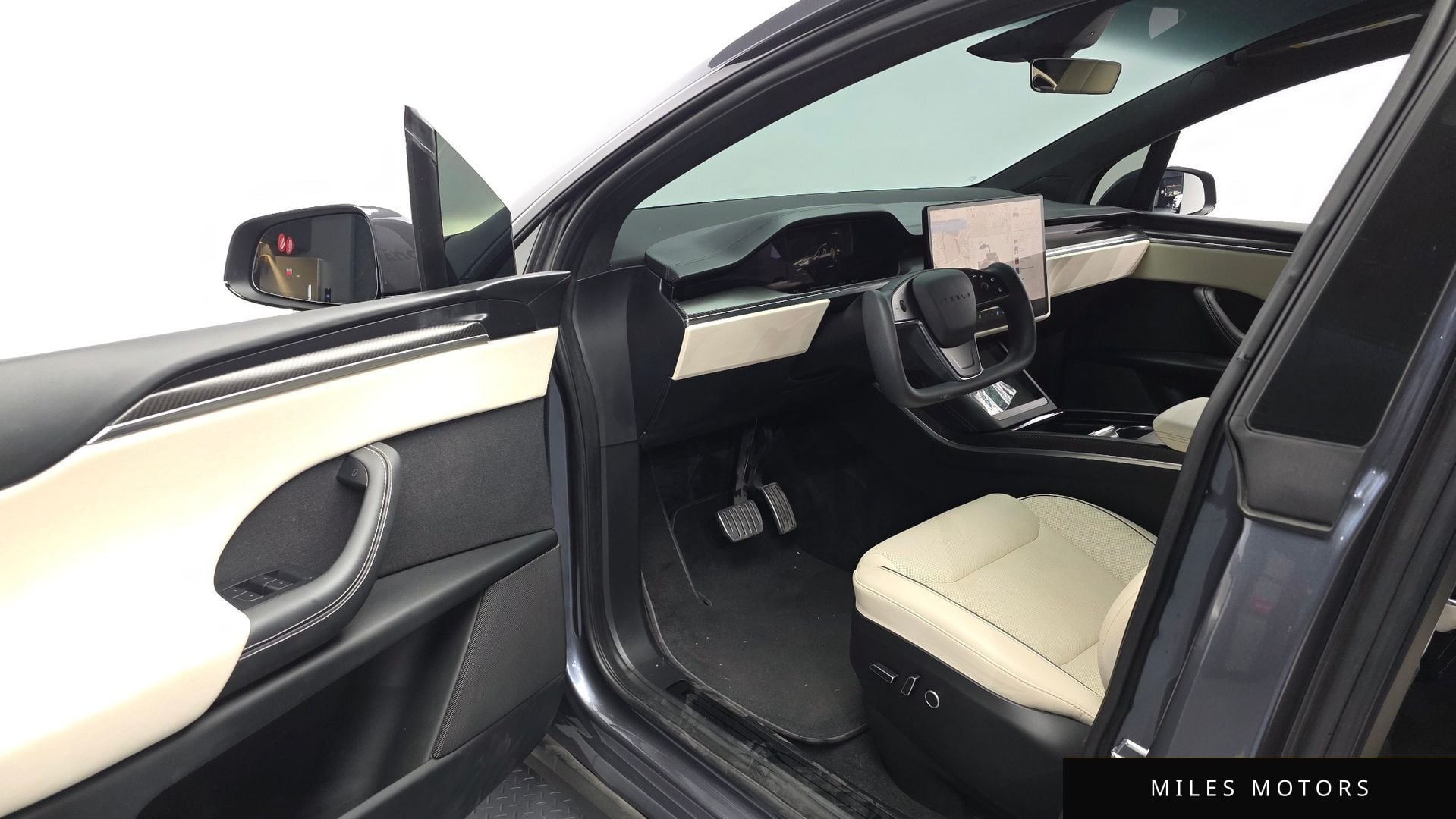 Tesla Model X 2023 — миниатюра 10