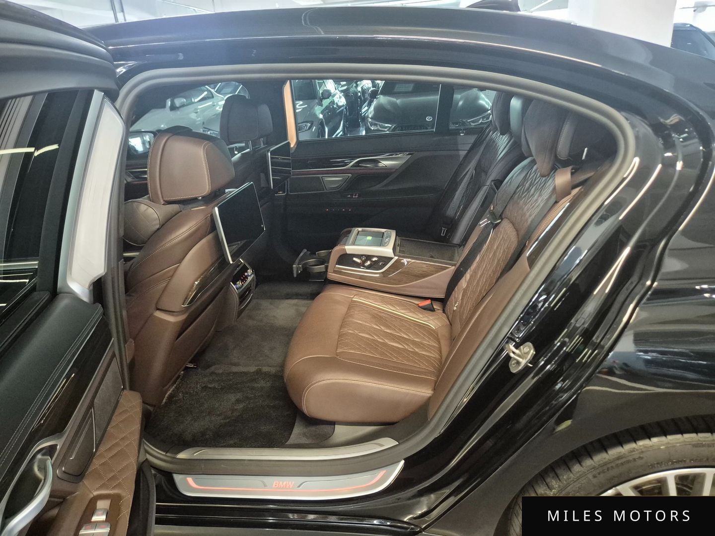 BMW 7 Series (G11) 2021 — миниатюра 11