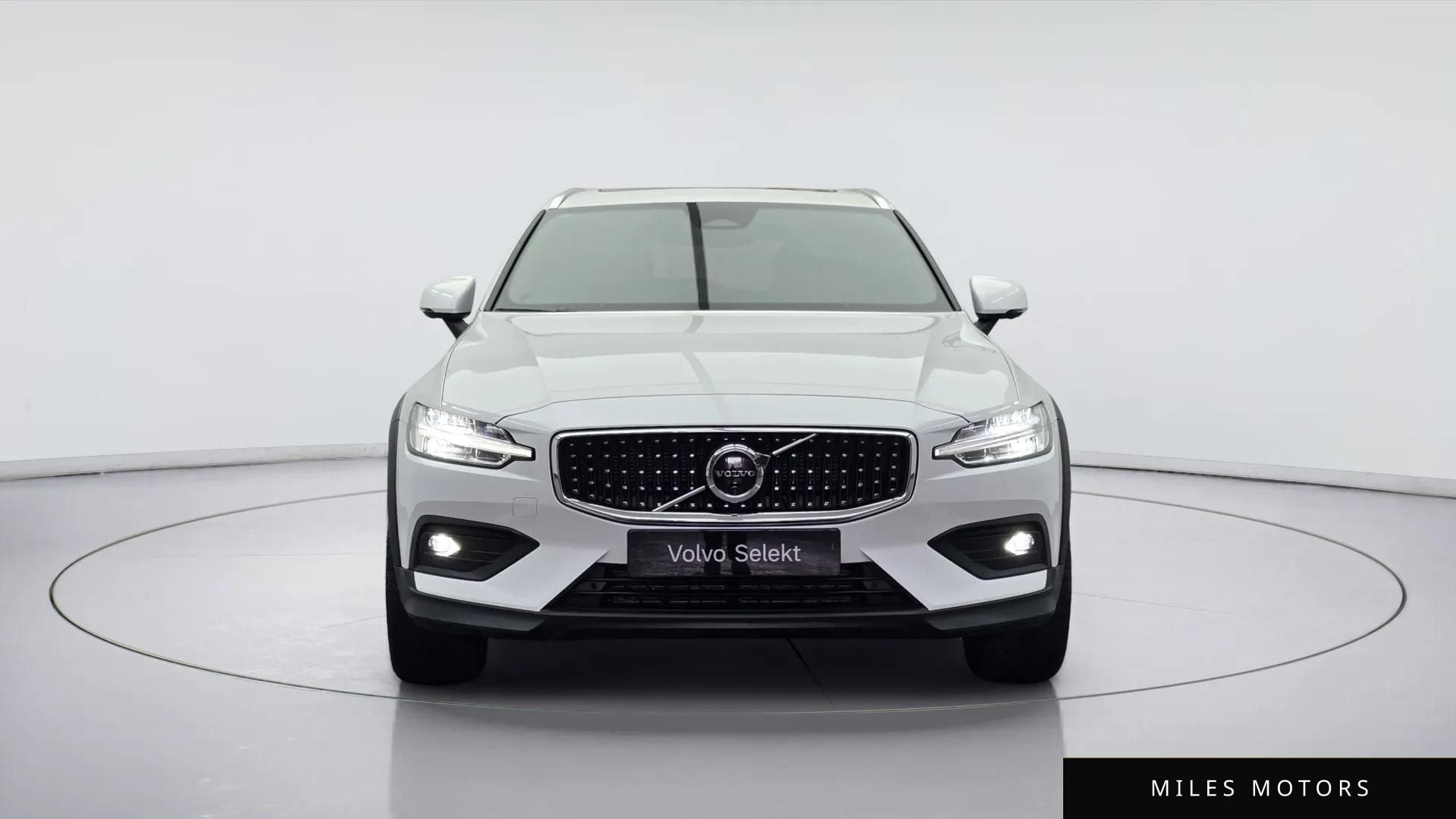 Volvo V60 2023 — миниатюра 3