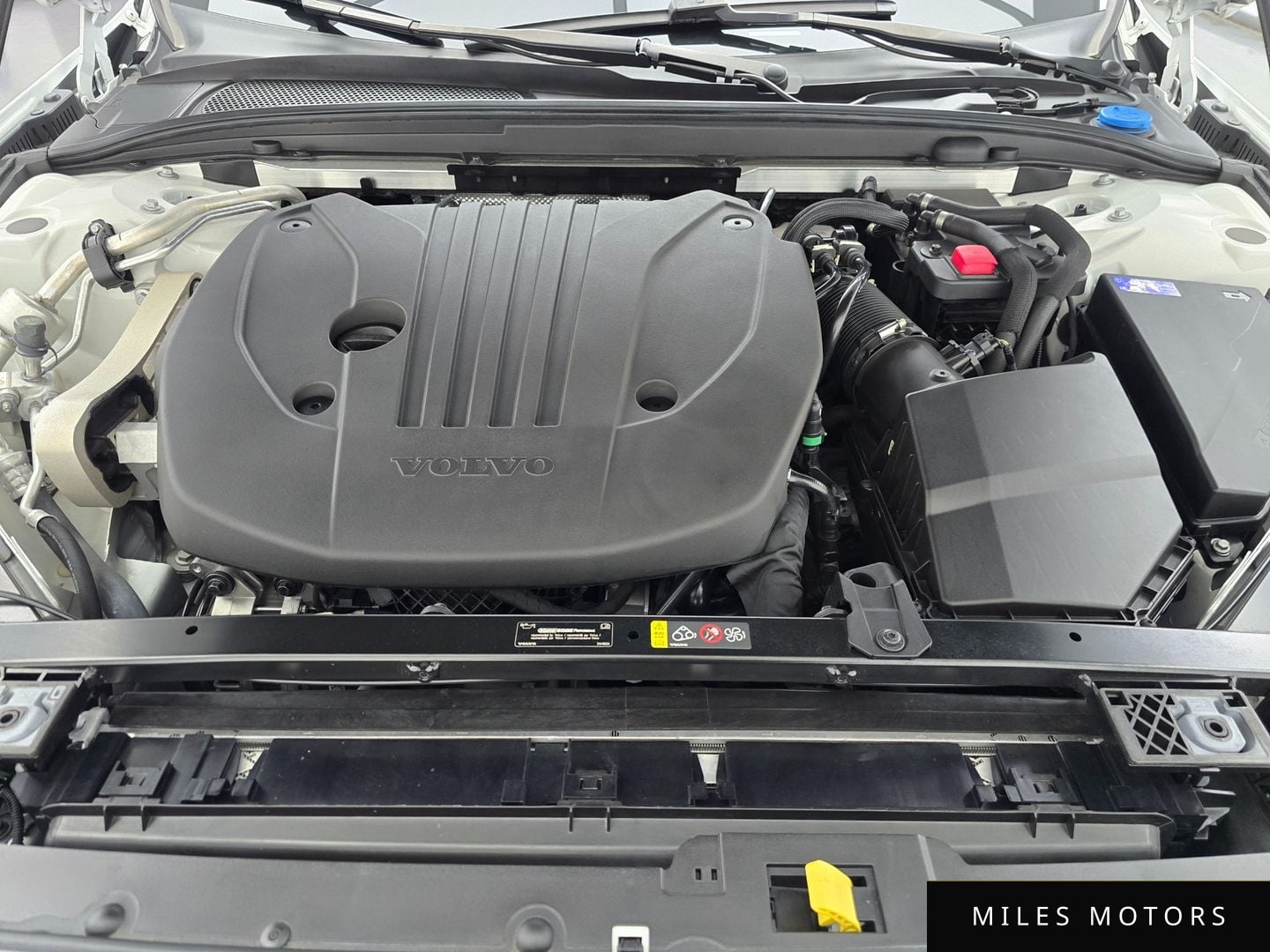 Volvo V60 2023 — миниатюра 6