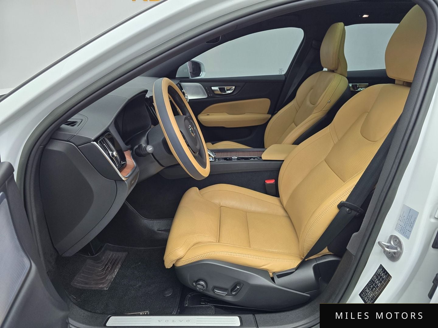 Volvo V60 2023 — миниатюра 10