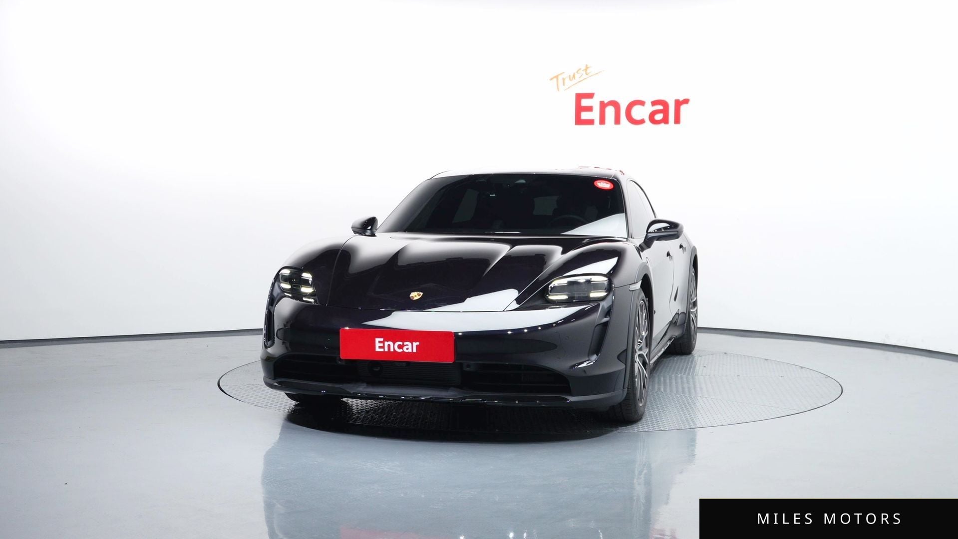 Porsche Taycan 2023 — миниатюра 3