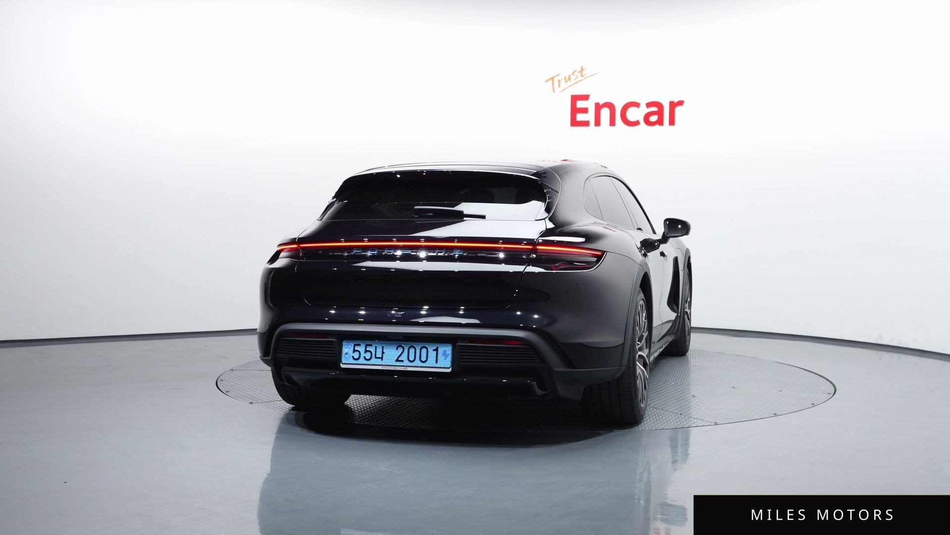 Porsche Taycan 2023 — миниатюра 4