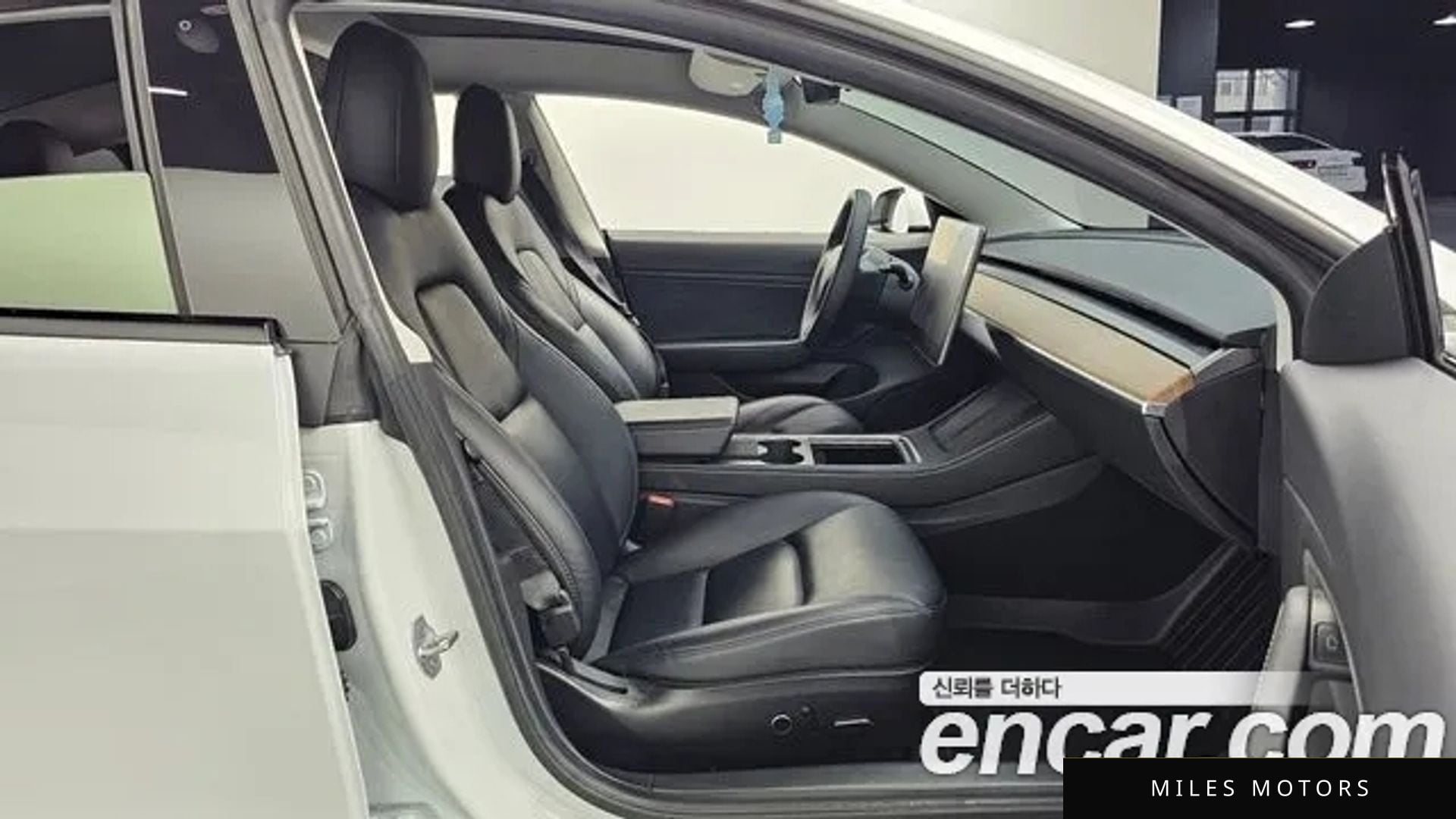 Tesla Model 3 2021 — миниатюра 10