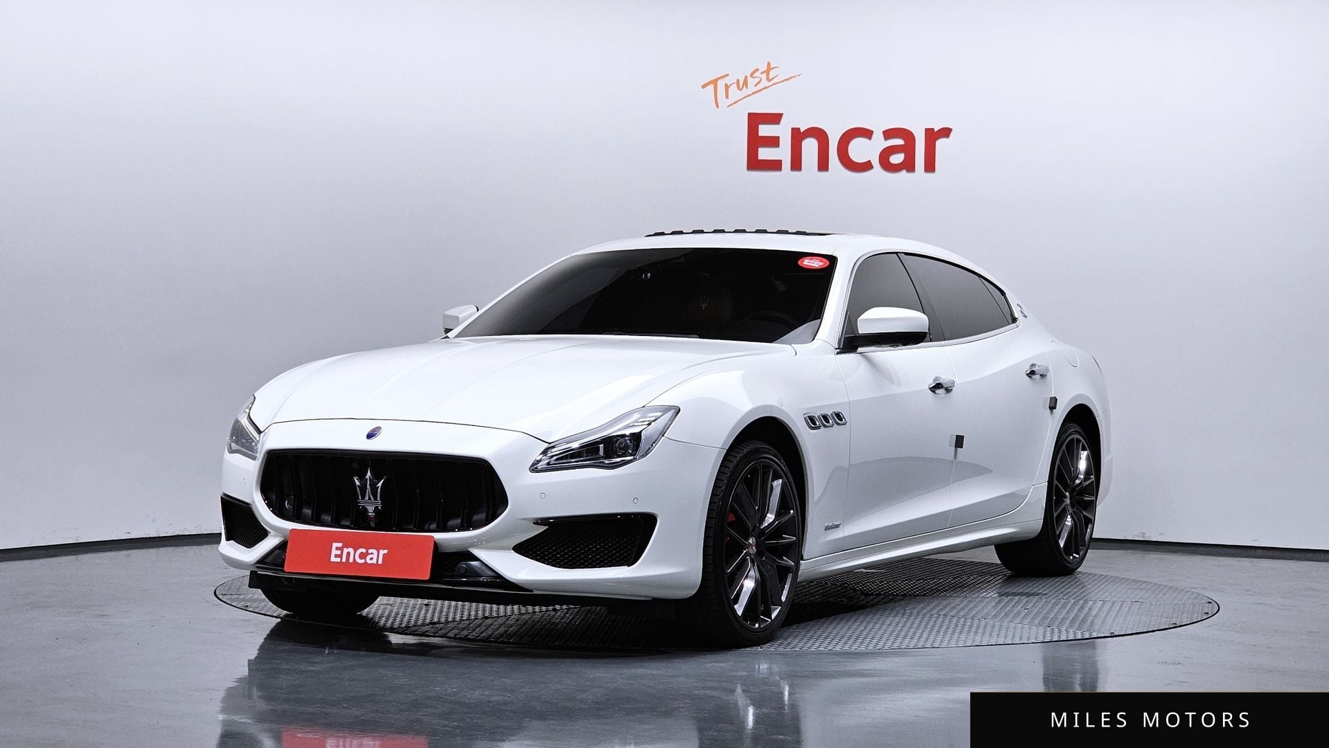 Maserati Quattroporte 2018 — фото 1 из 12