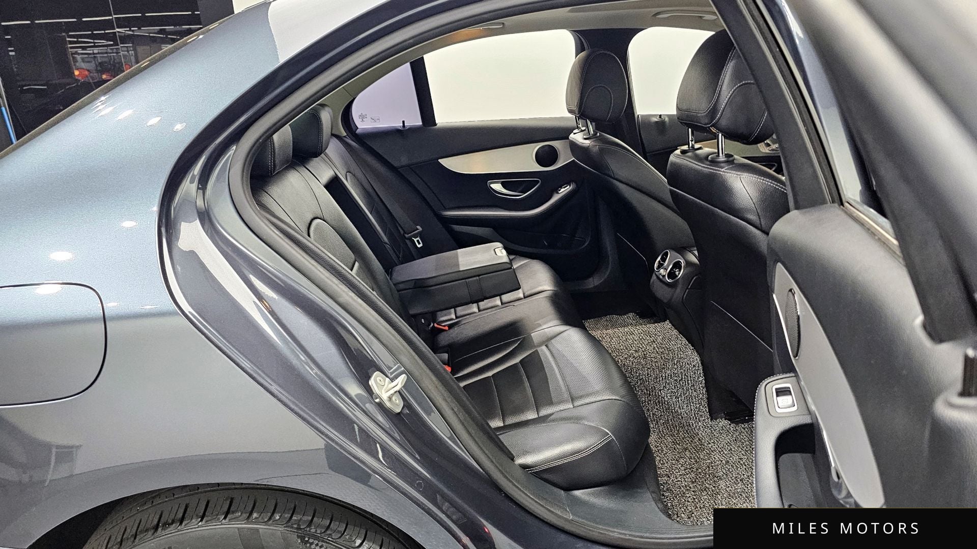 Mercedes-Benz C-Class W205 2016 — миниатюра 11