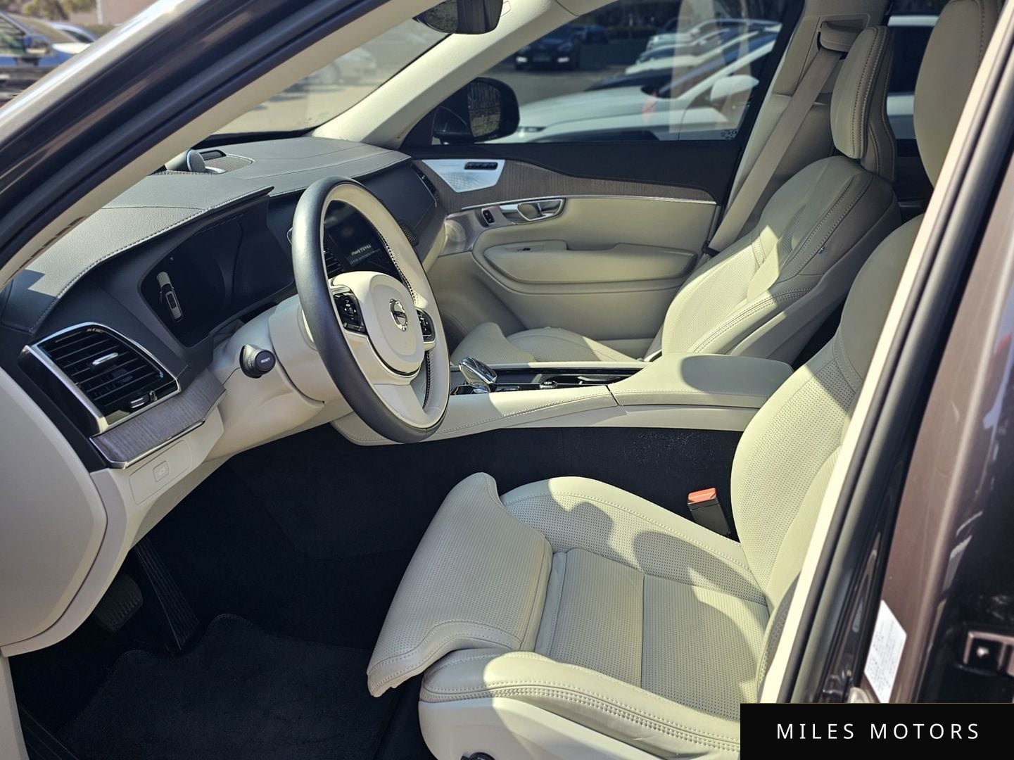 Volvo XC90 2023 — миниатюра 5