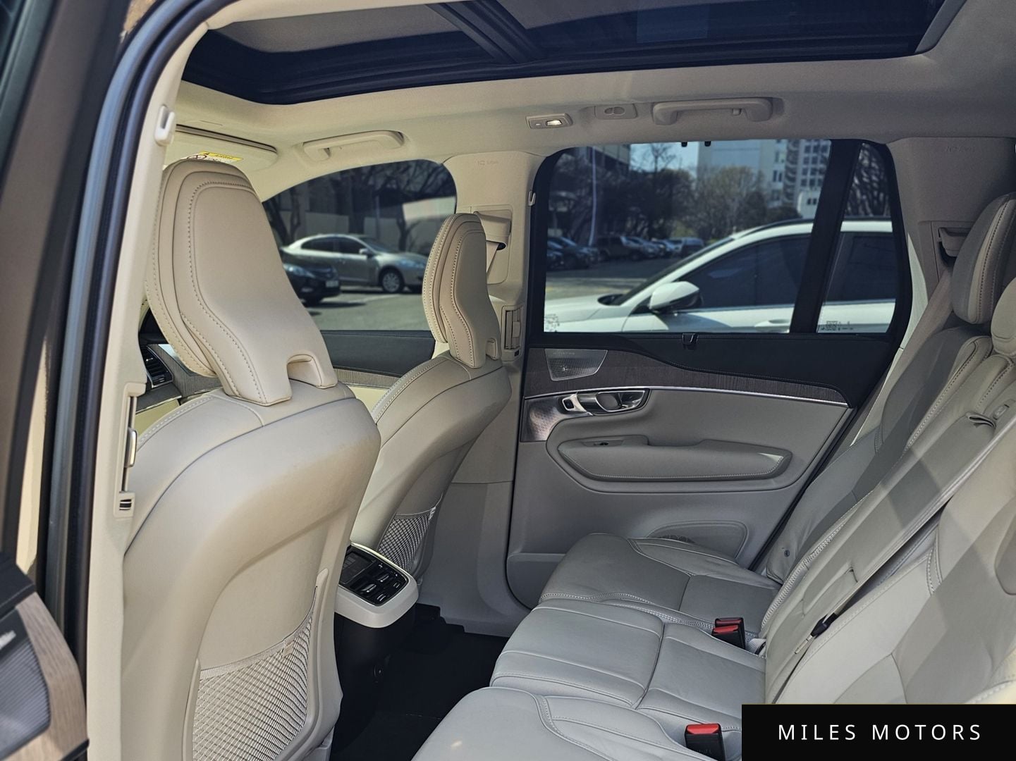 Volvo XC90 2023 — миниатюра 10