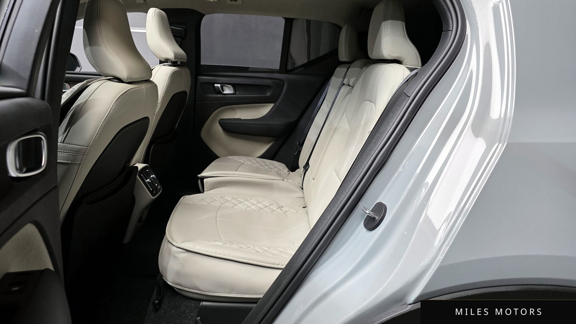 Volvo XC40 2025 — миниатюра 12