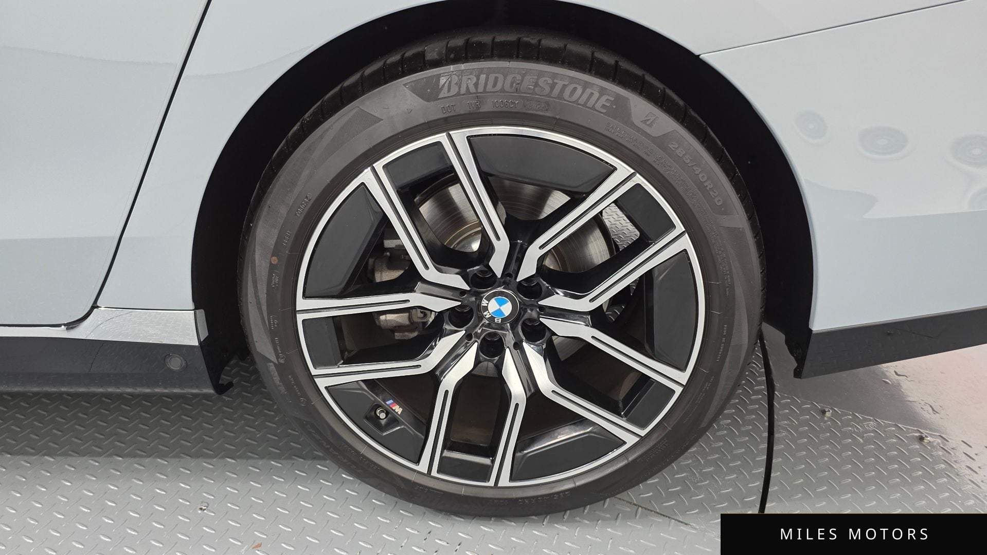 BMW 7시리즈 (G70) 2025 — миниатюра 7
