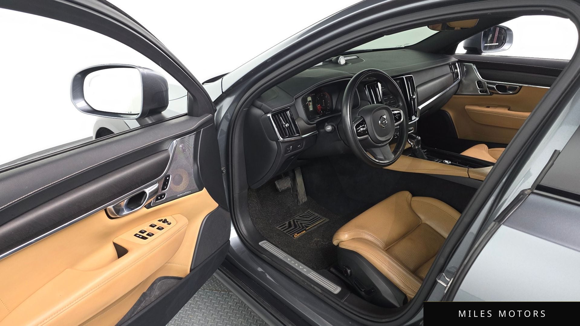 Volvo V90 크로스컨트리 2018 — миниатюра 10