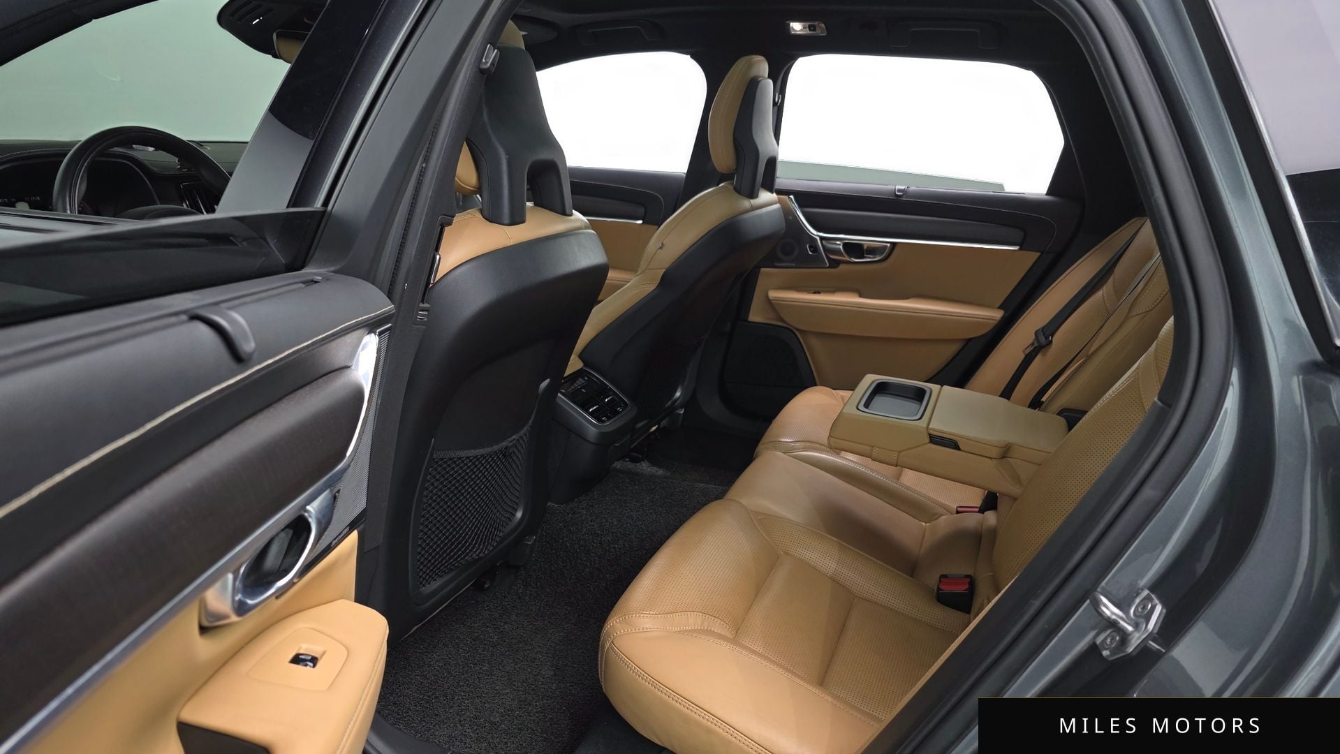 Volvo V90 크로스컨트리 2018 — миниатюра 11