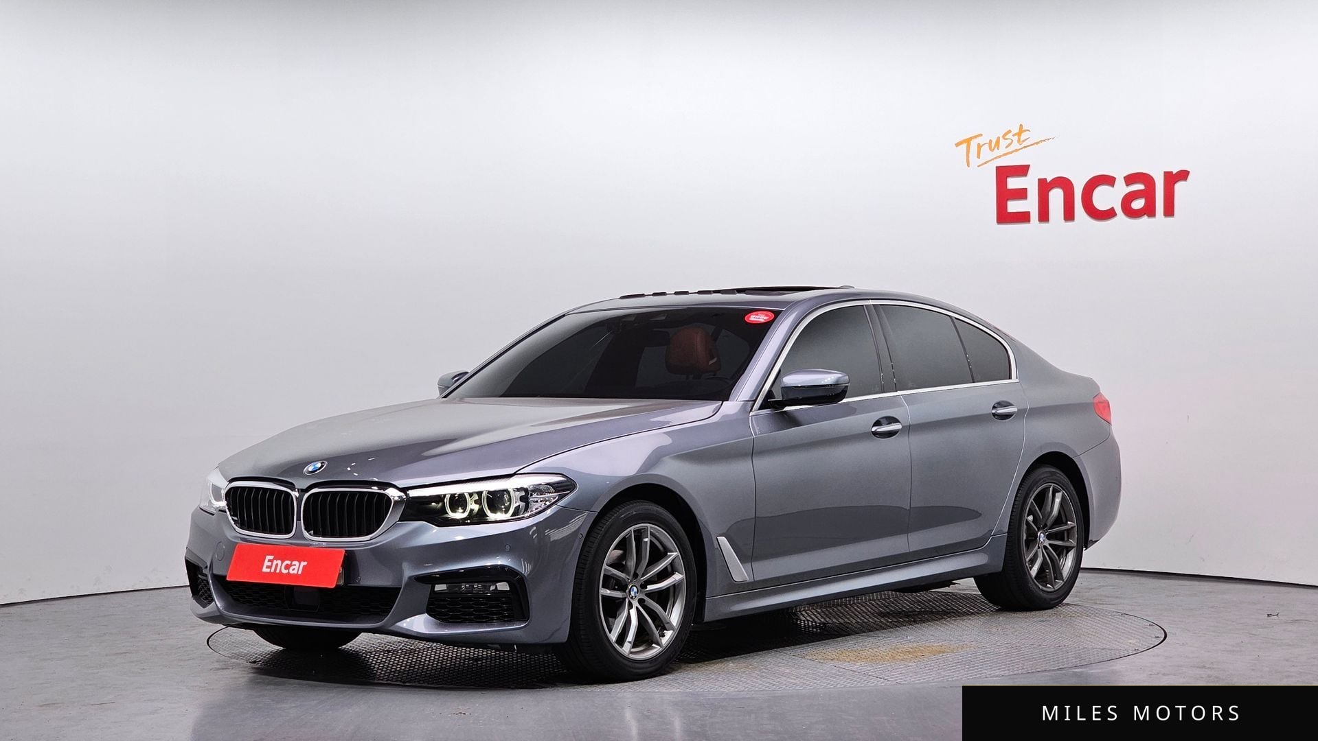 BMW 5 Series (G30) 2018 — фото 1 из 12