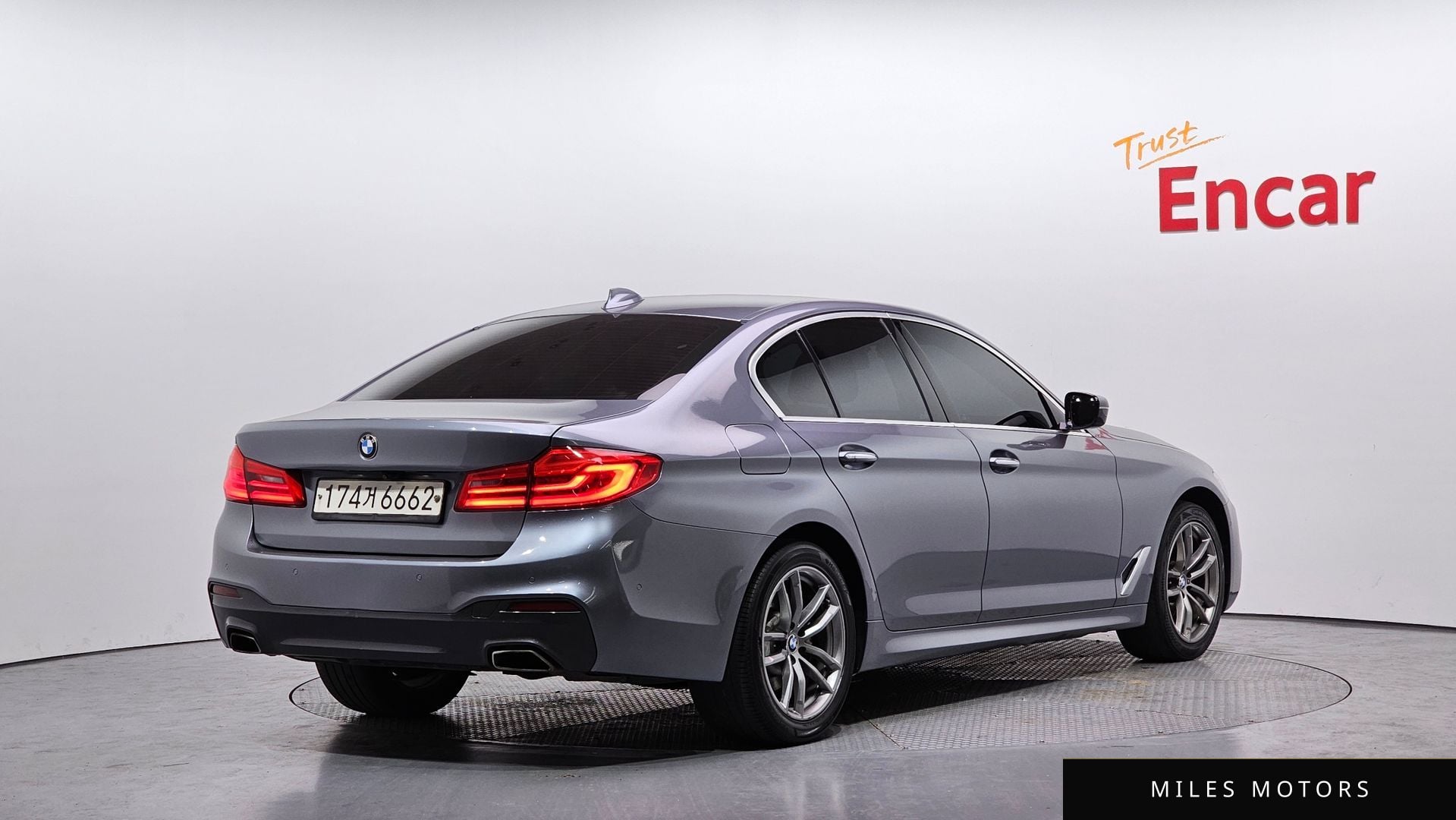 BMW 5 Series (G30) 2018 — миниатюра 2