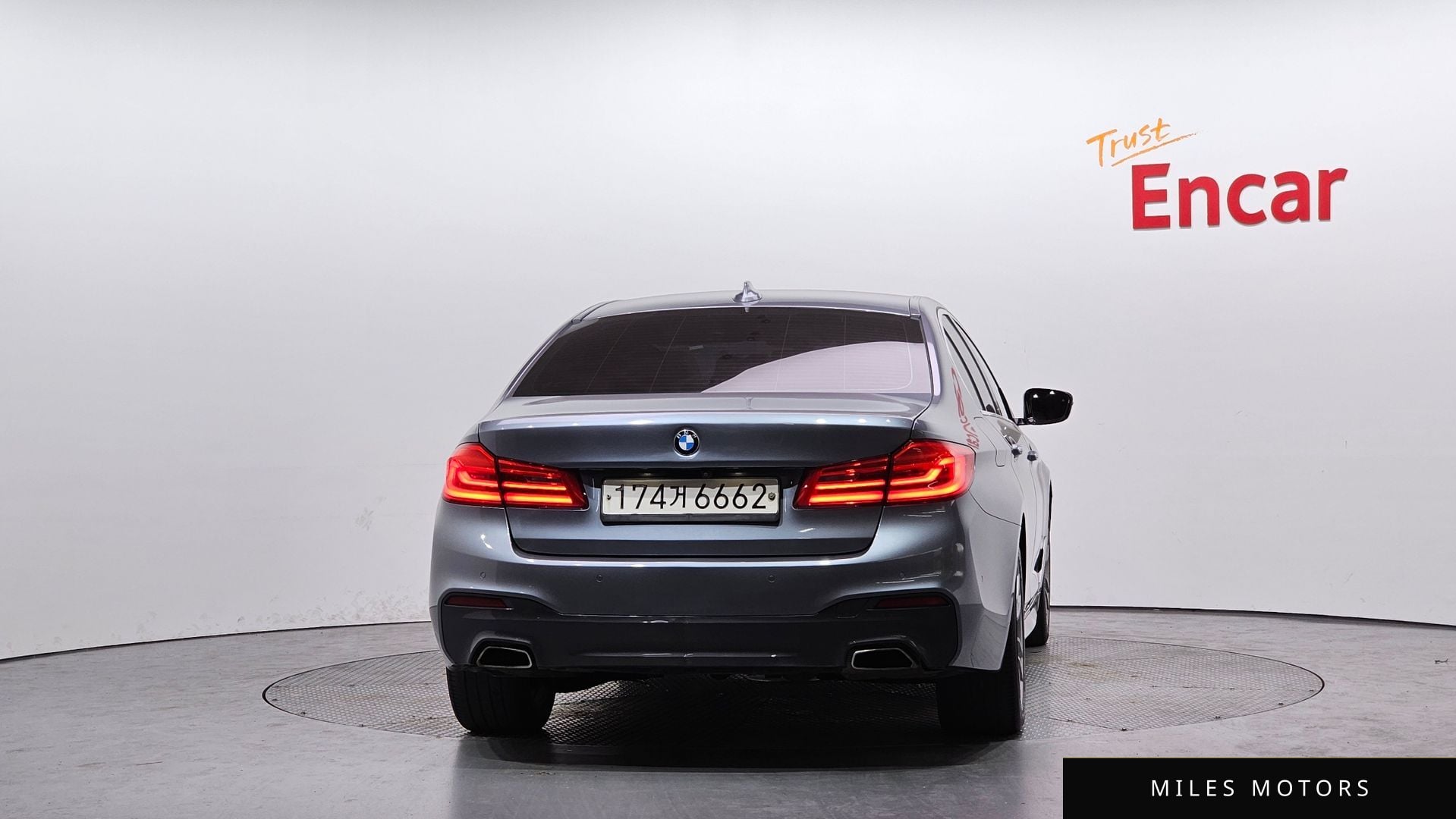 BMW 5 Series (G30) 2018 — миниатюра 4