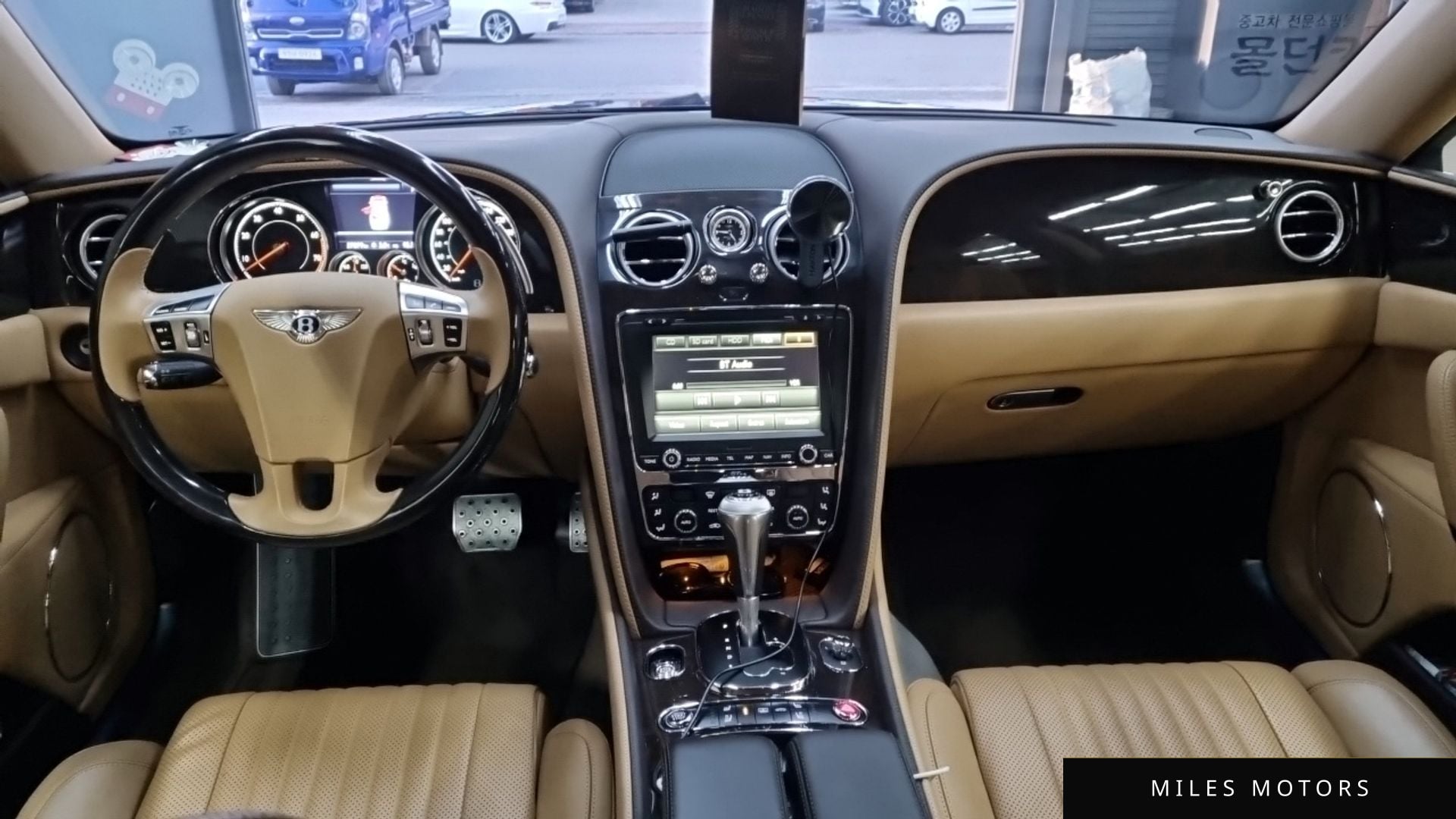 Bentley Flying Spur 2018 — миниатюра 5