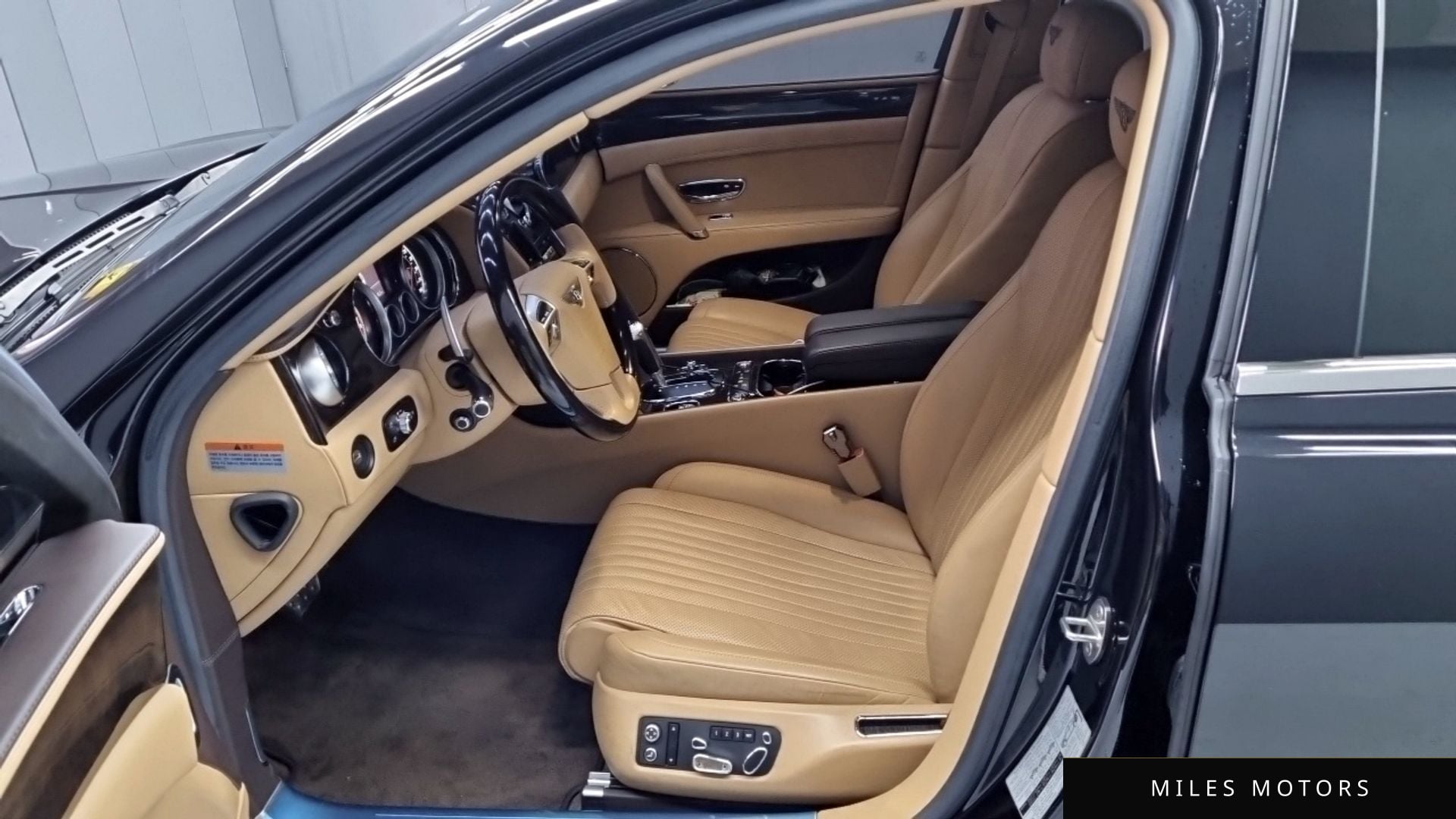 Bentley Flying Spur 2018 — миниатюра 7