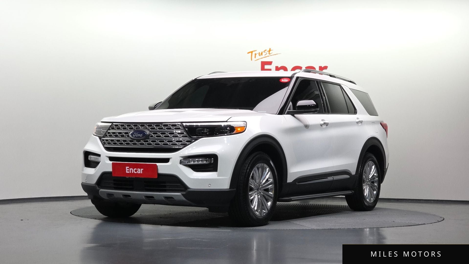 Ford Explorer 2023 — фото 1 из 12