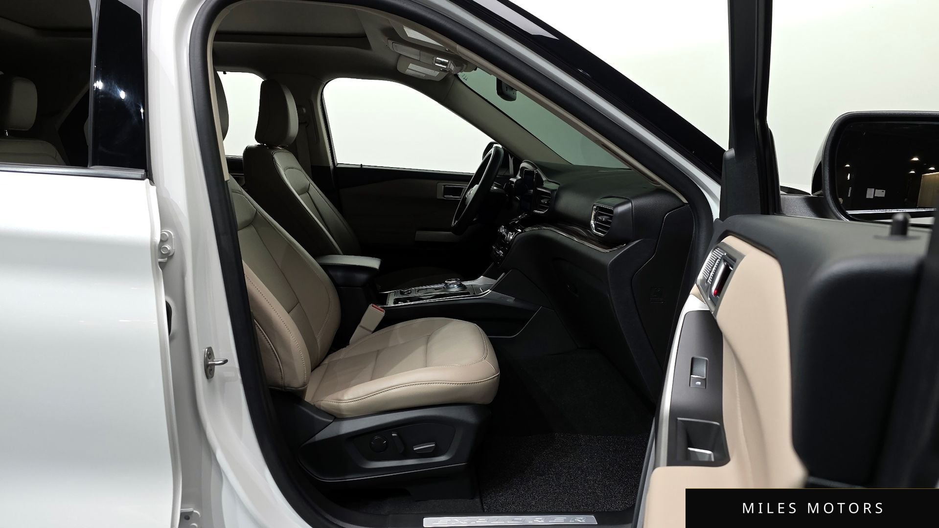 Ford Explorer 2023 — миниатюра 11