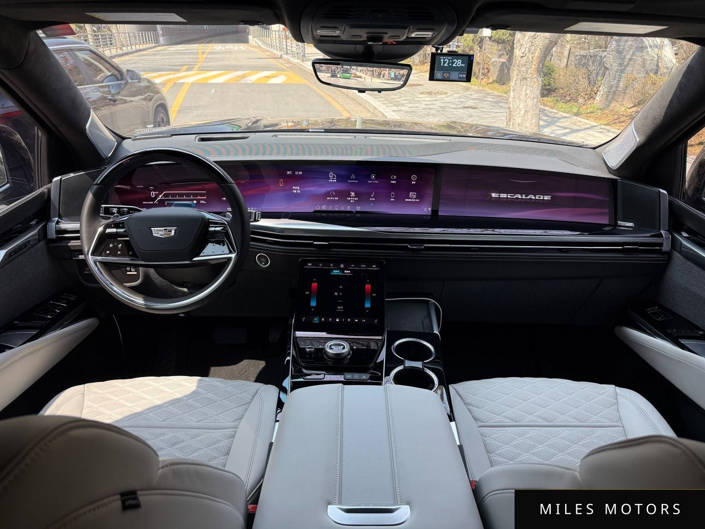 Cadillac 에스컬레이드 2025 — миниатюра 18