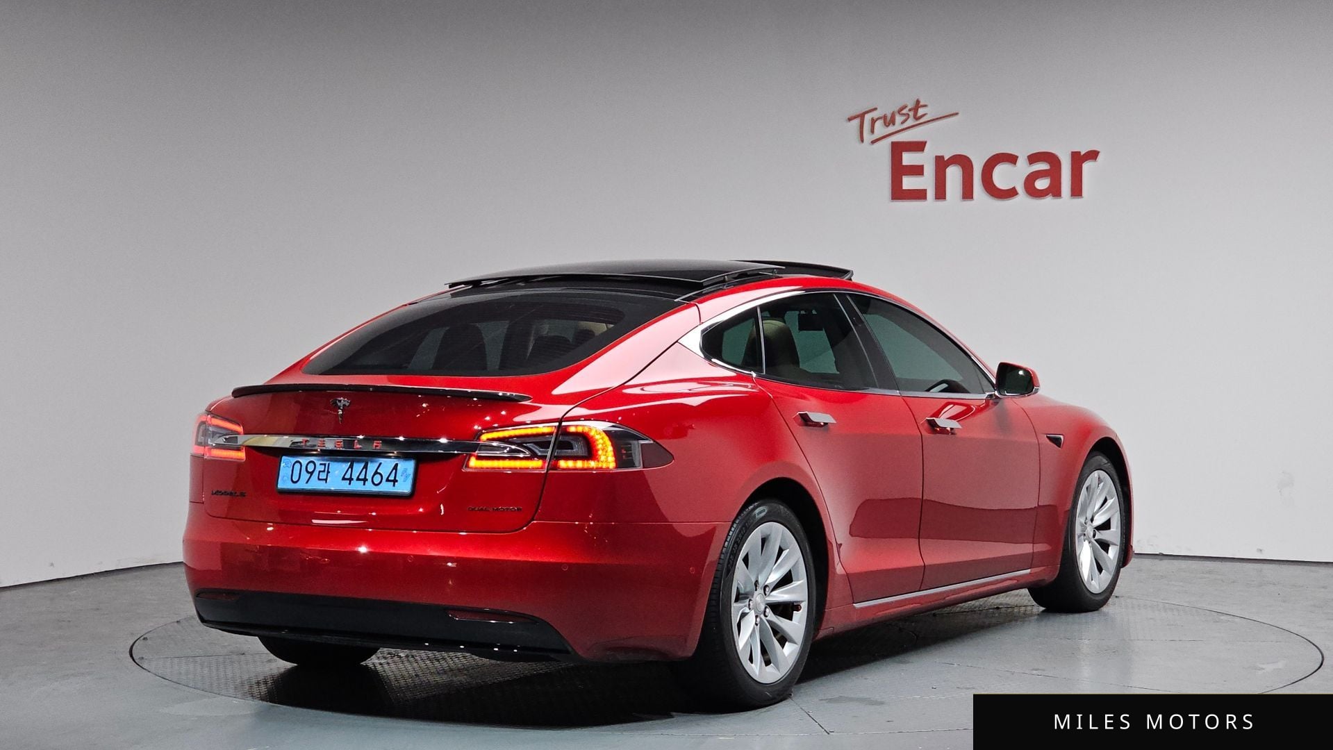 Tesla Model S 2017 — миниатюра 2