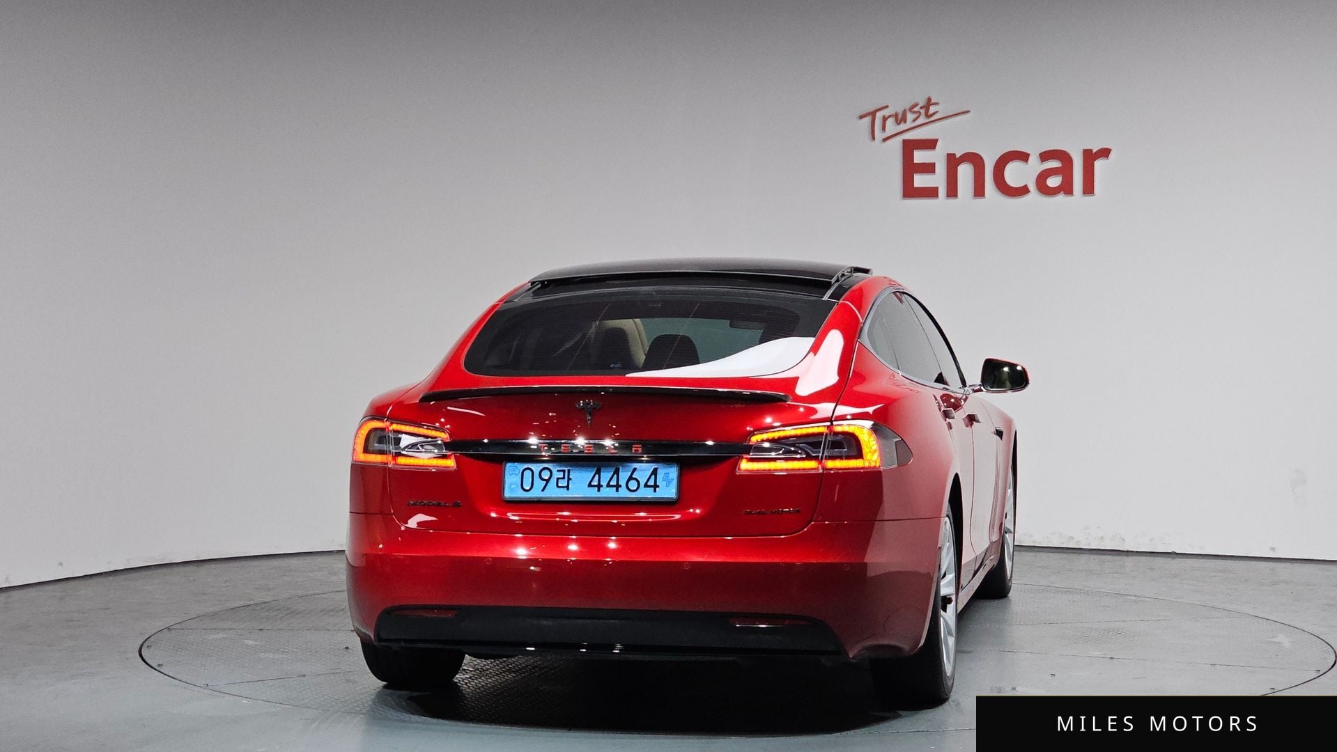 Tesla Model S 2017 — миниатюра 4