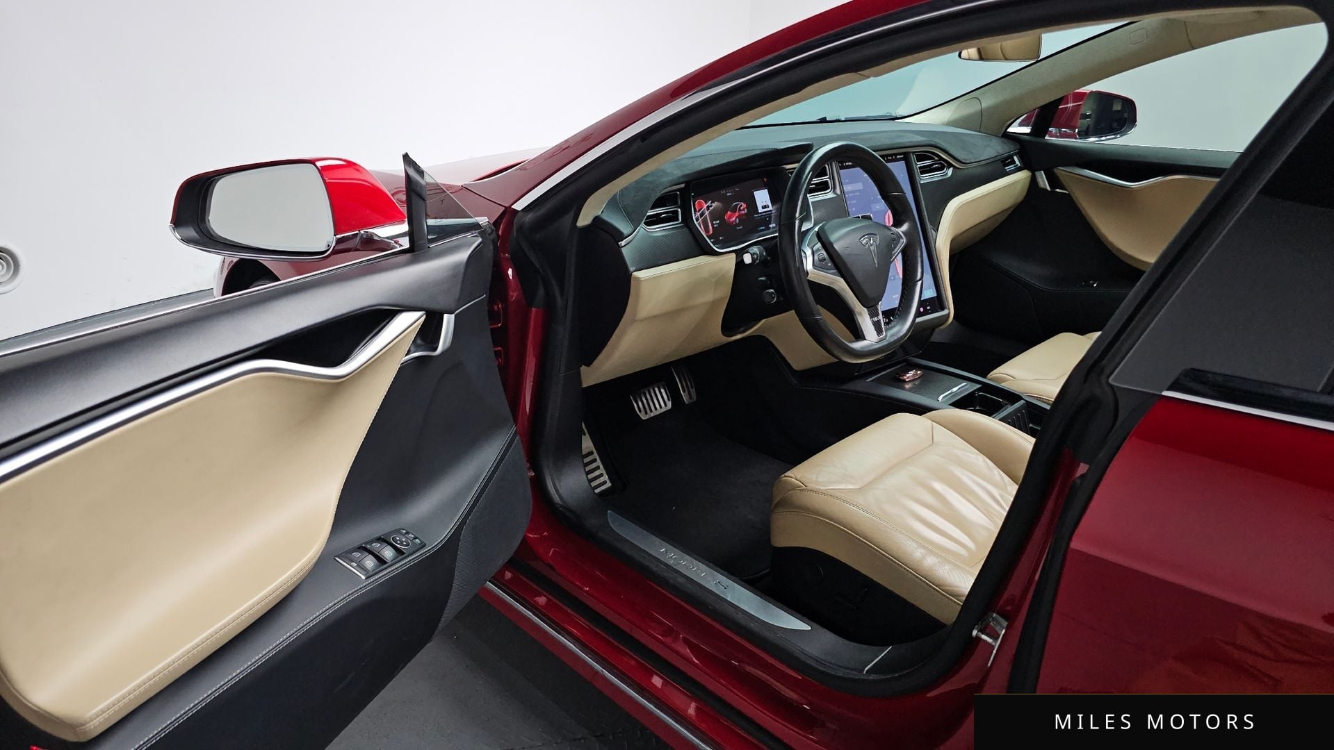 Tesla Model S 2017 — миниатюра 12
