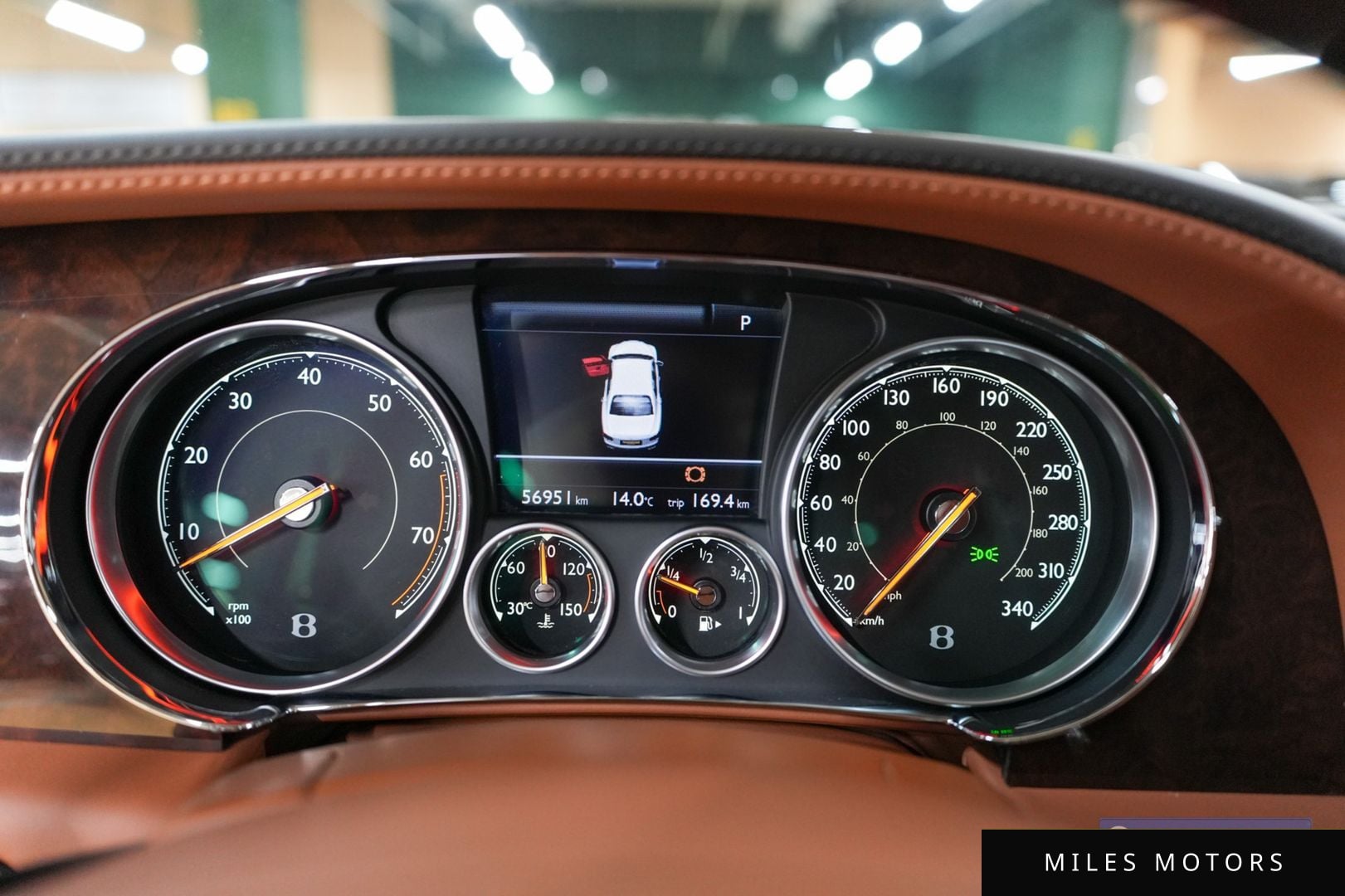 Bentley 플라잉스퍼 2016 — миниатюра 14