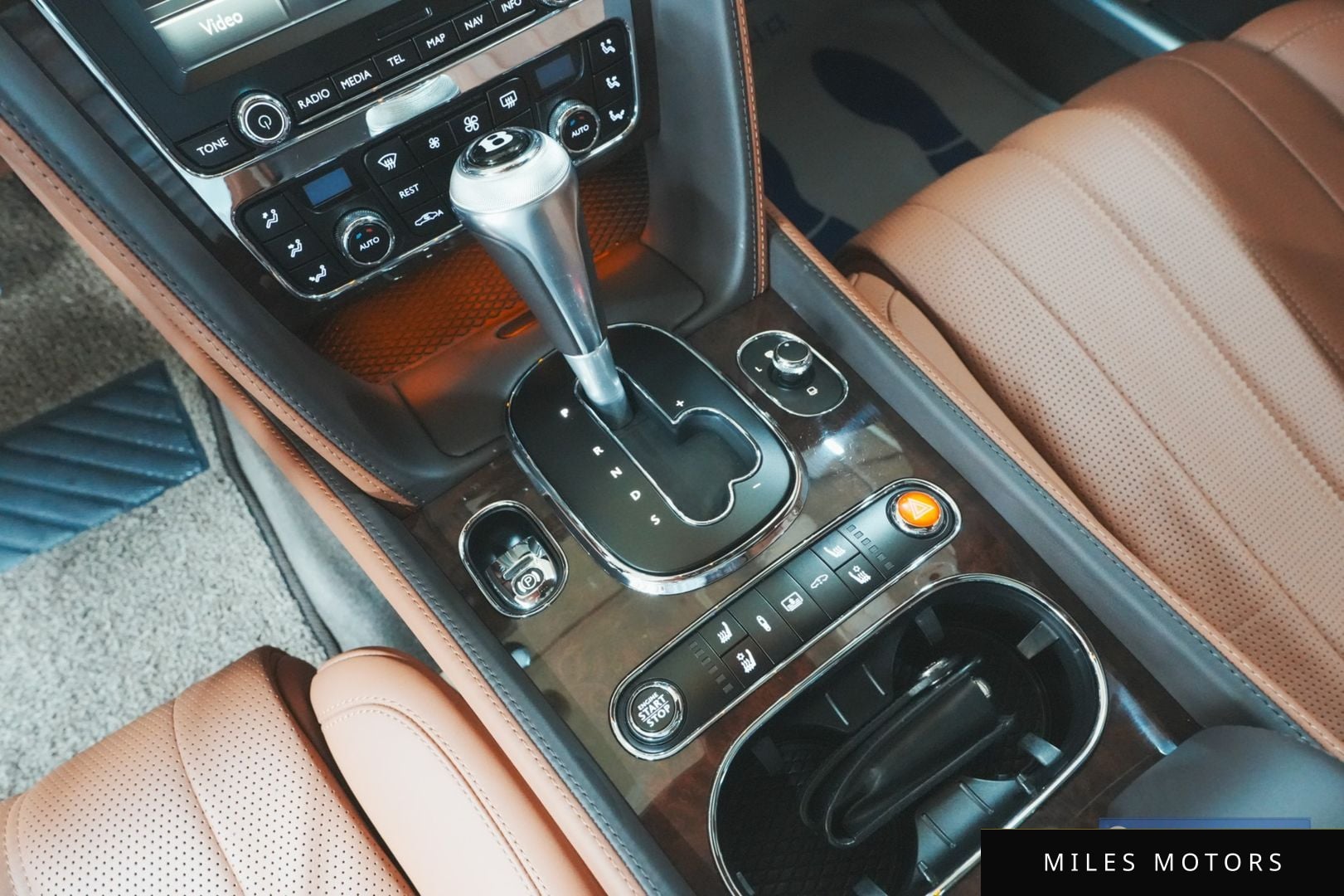 Bentley 플라잉스퍼 2016 — миниатюра 17