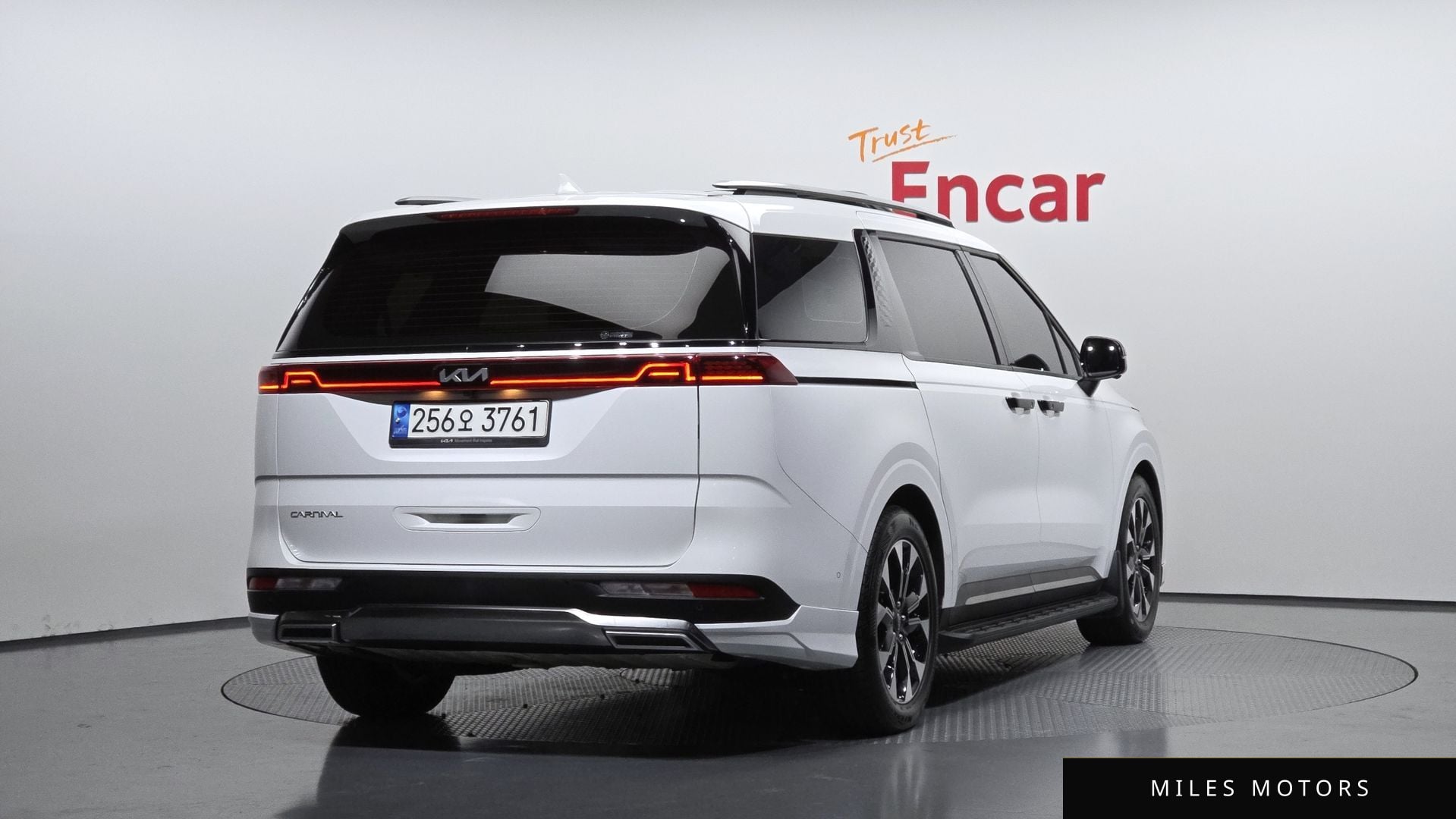 Kia Carnival 2023 — миниатюра 2