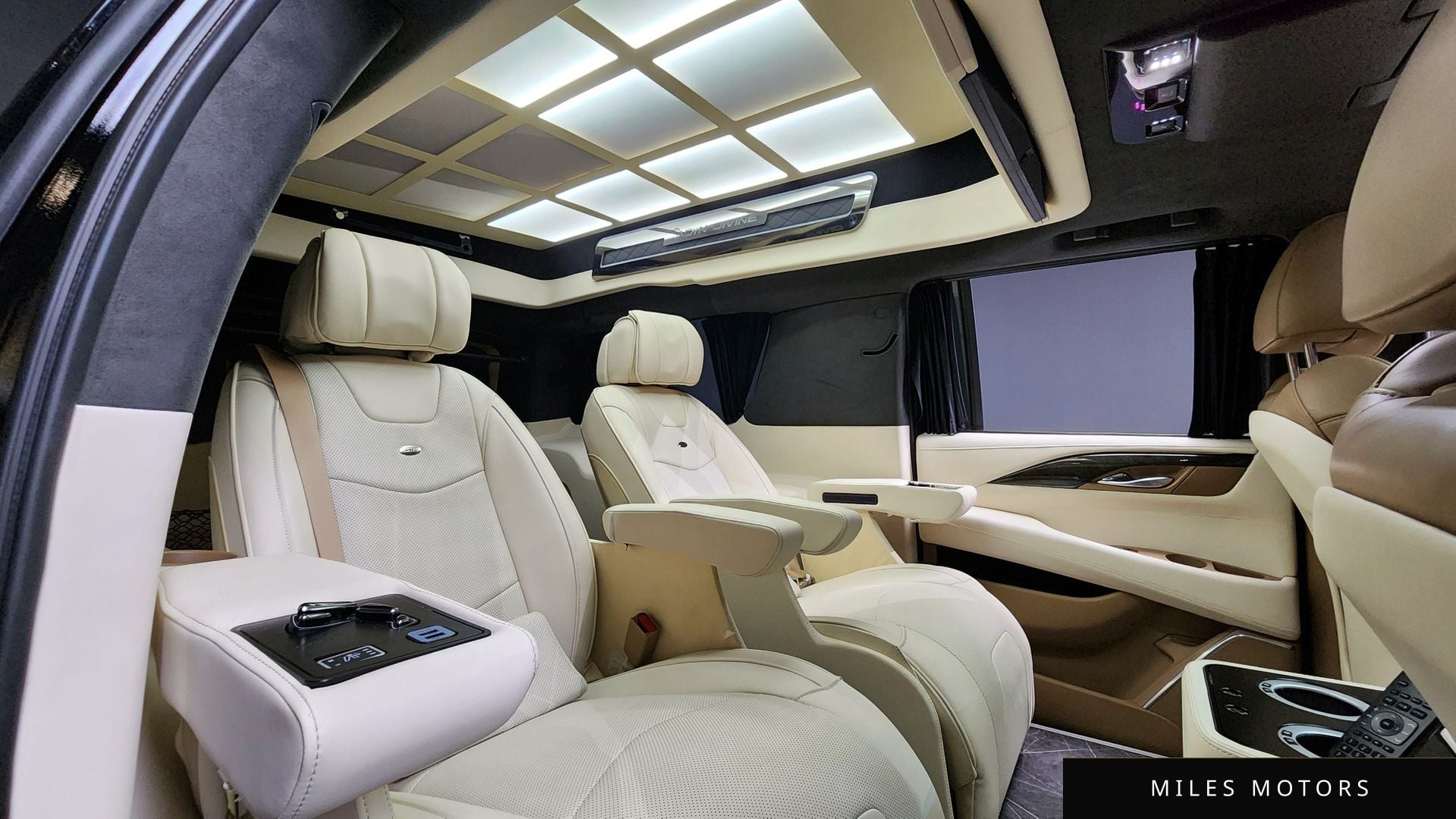 Cadillac Escalade 2020 — миниатюра 18