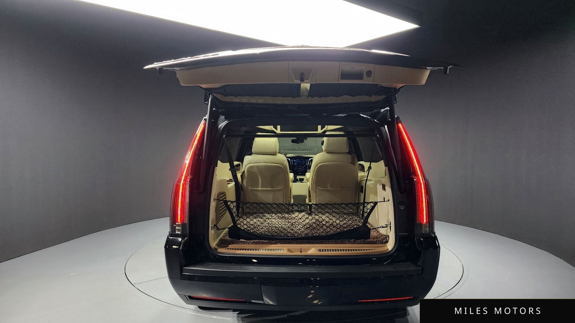 Cadillac Escalade 2020 — миниатюра 25