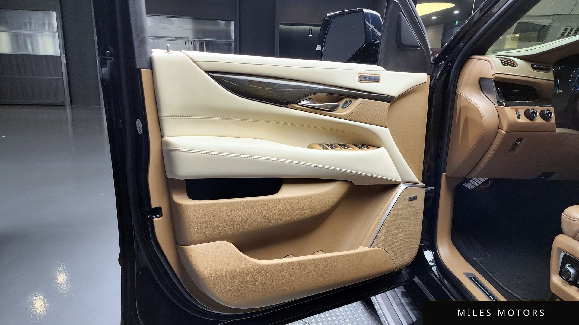 Cadillac Escalade 2020 — миниатюра 14