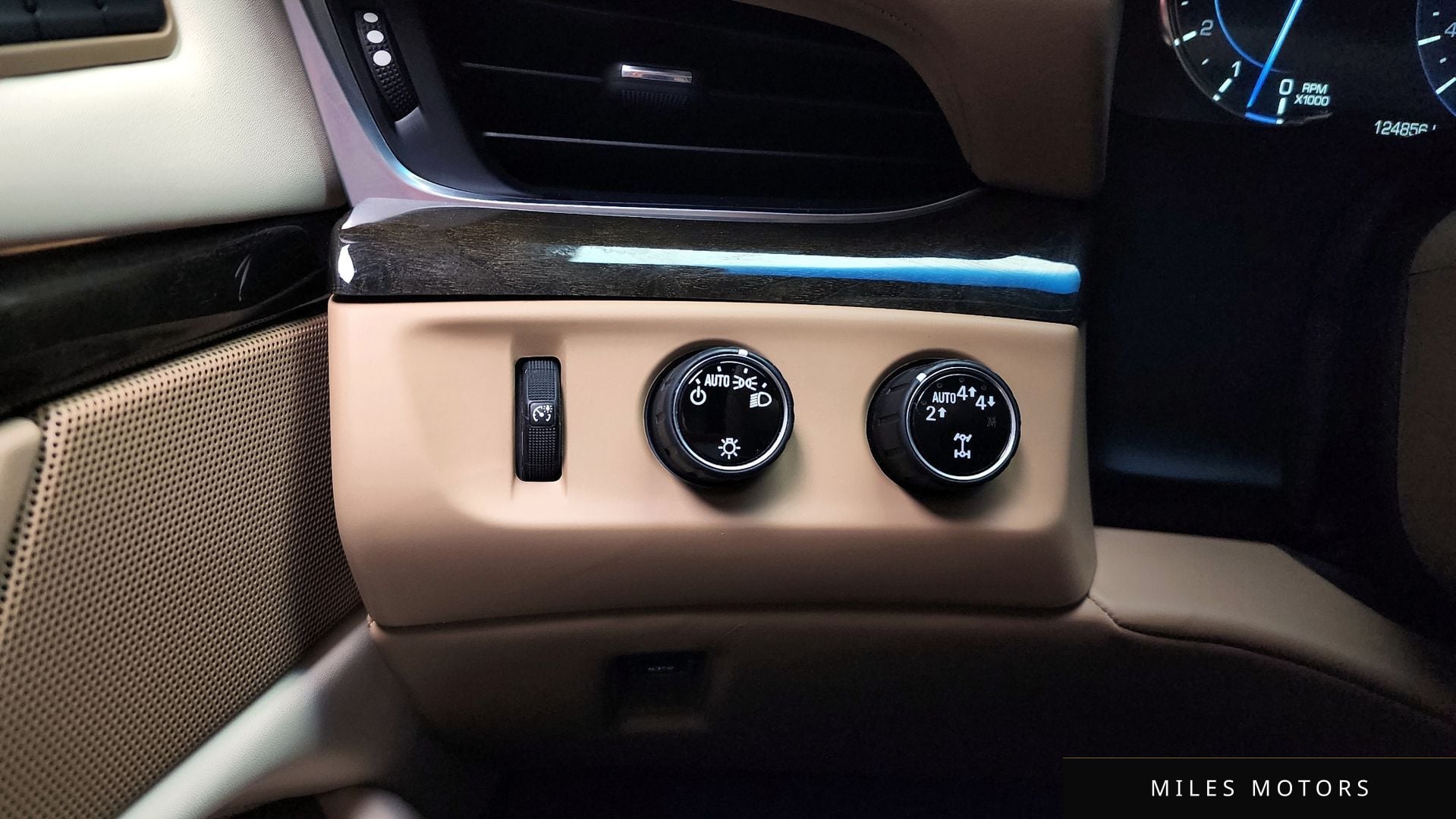 Cadillac Escalade 2020 — миниатюра 30