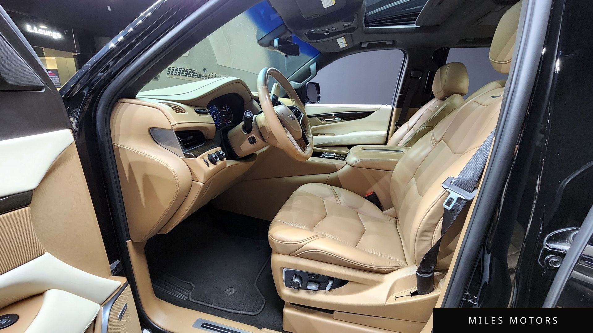 Cadillac Escalade 2020 — миниатюра 32