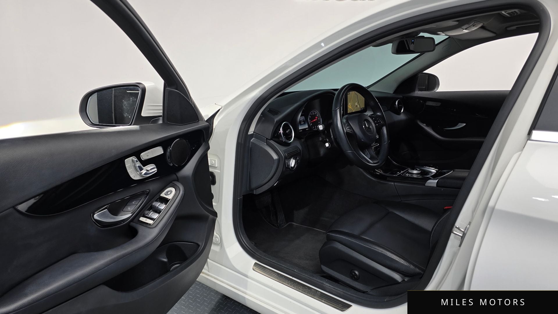 Mercedes-Benz C-Class W205 2017 — миниатюра 10