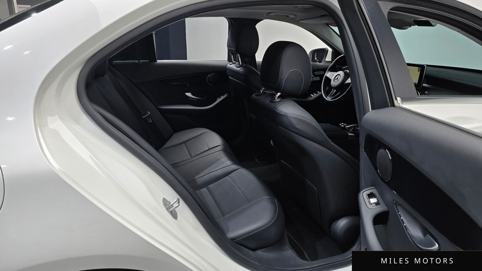 Mercedes-Benz C-Class W205 2017 — миниатюра 12