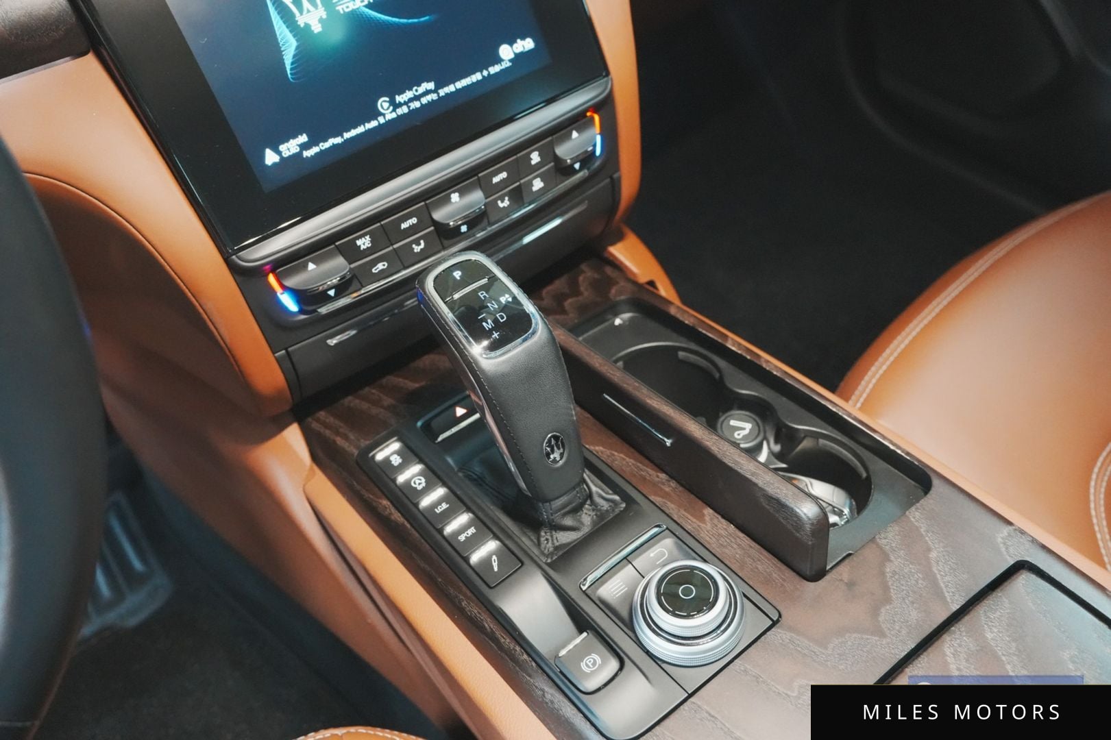 Maserati Quattroporte 2020 — миниатюра 9