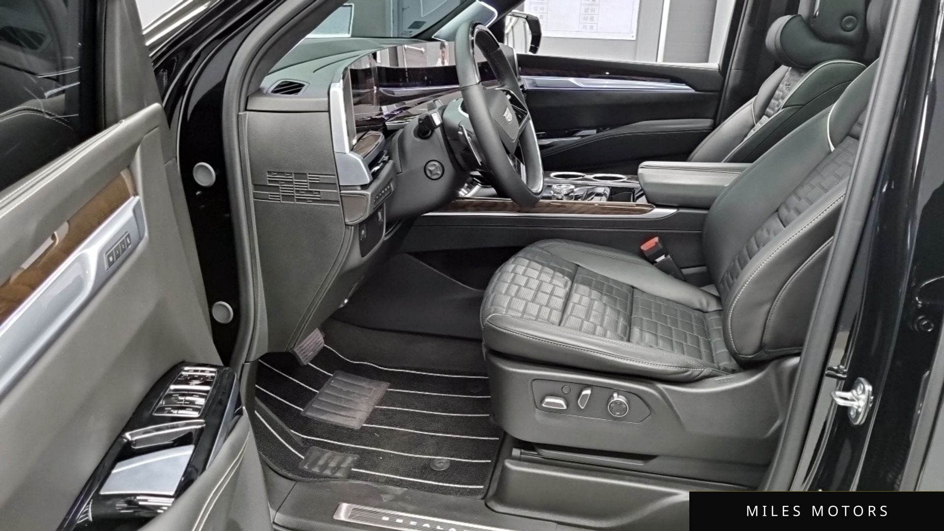 Cadillac Escalade 2025 — миниатюра 7