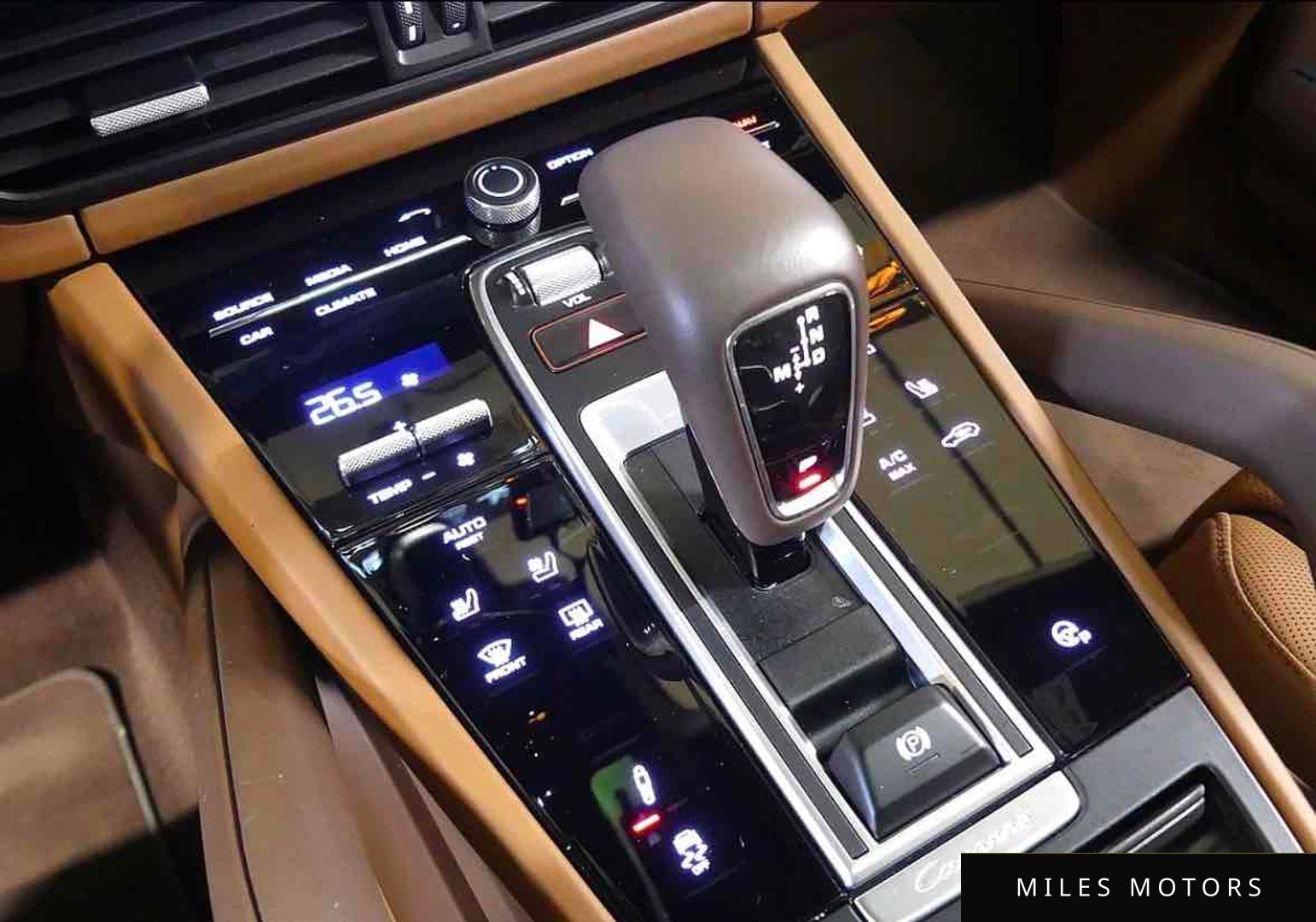 Porsche Cayenne 2021 — миниатюра 7