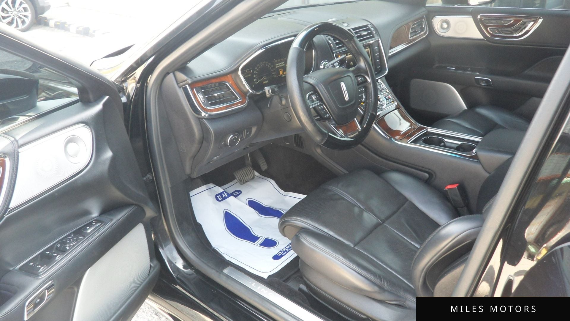 Lincoln Continental 2018 — миниатюра 7