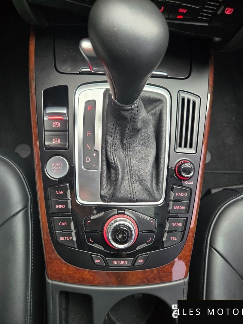 Audi A4 2011 — миниатюра 9