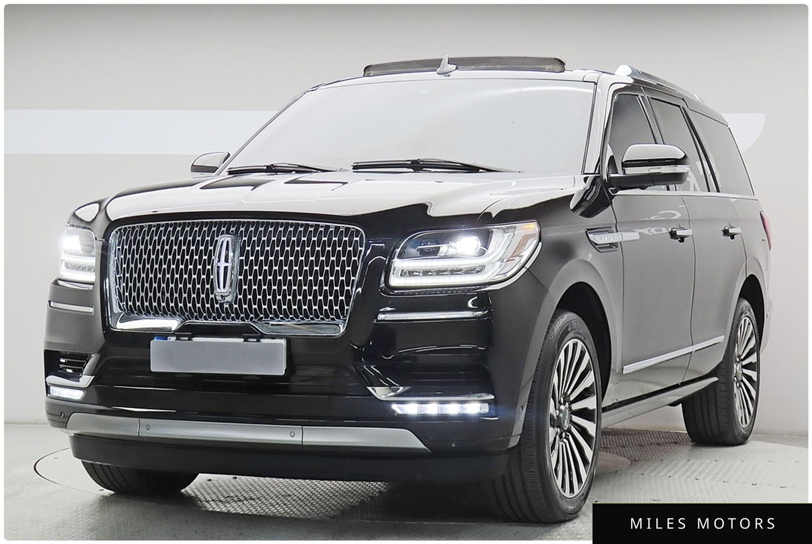 Lincoln Navigator 2021 — фото 1 из 12